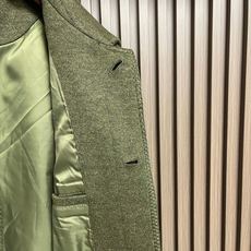 🛒🛒ZEGNA 2026ss秋冬新款羊毛混纺工装夹克外套,羊毛混纺面料,表面有细密的毛呢纹理,触感柔软但不松垮。面料有一 🛒🛒ZEGNA 2026ss秋冬新款羊毛混纺工装夹克外套,羊毛混纺面料,表面有细密的毛呢纹理,触感柔软但不松垮。面料有一