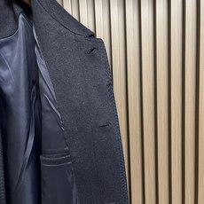 🛒🛒ZEGNA 2026ss秋冬新款羊毛混纺工装夹克外套,羊毛混纺面料,表面有细密的毛呢纹理,触感柔软但不松垮。面料有一 🛒🛒ZEGNA 2026ss秋冬新款羊毛混纺工装夹克外套,羊毛混纺面料,表面有细密的毛呢纹理,触感柔软但不松垮。面料有一