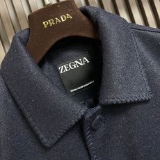 🛒🛒ZEGNA 2026ss秋冬新款羊毛混纺工装夹克外套,羊毛混纺面料,表面有细密的毛呢纹理,触感柔软但不松垮。面料有一 🛒🛒ZEGNA 2026ss秋冬新款羊毛混纺工装夹克外套,羊毛混纺面料,表面有细密的毛呢纹理,触感柔软但不松垮。面料有一