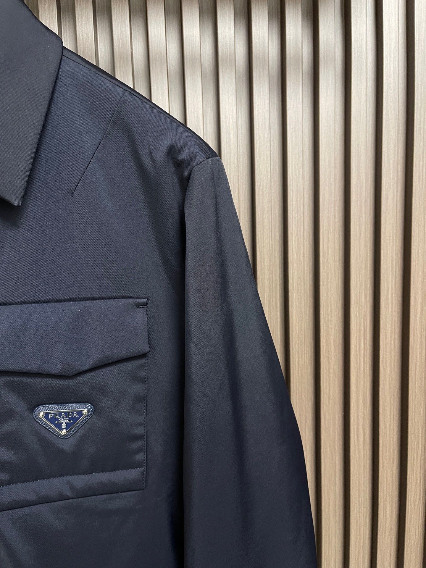 🛒🛒Prada 2026ss秋季新款夹克外套，经典设计，穿上就是舒适自在又显瘦的存在，慵懒而随性，结合干净简单的色系就特