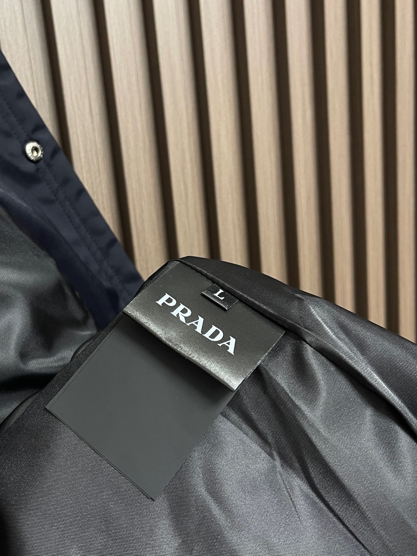 🛒🛒Prada 2026ss秋季新款夹克外套，经典设计，穿上就是舒适自在又显瘦的存在，慵懒而随性，结合干净简单的色系就特