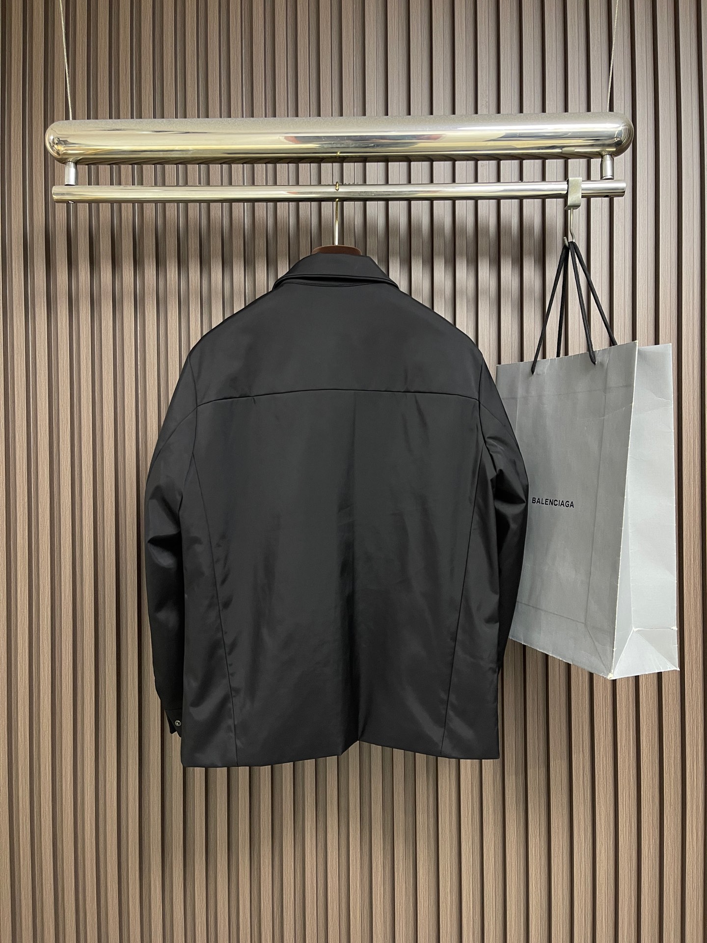 🛒🛒Prada 2026ss秋季新款夹克外套，经典设计，穿上就是舒适自在又显瘦的存在，慵懒而随性，结合干净简单的色系就特