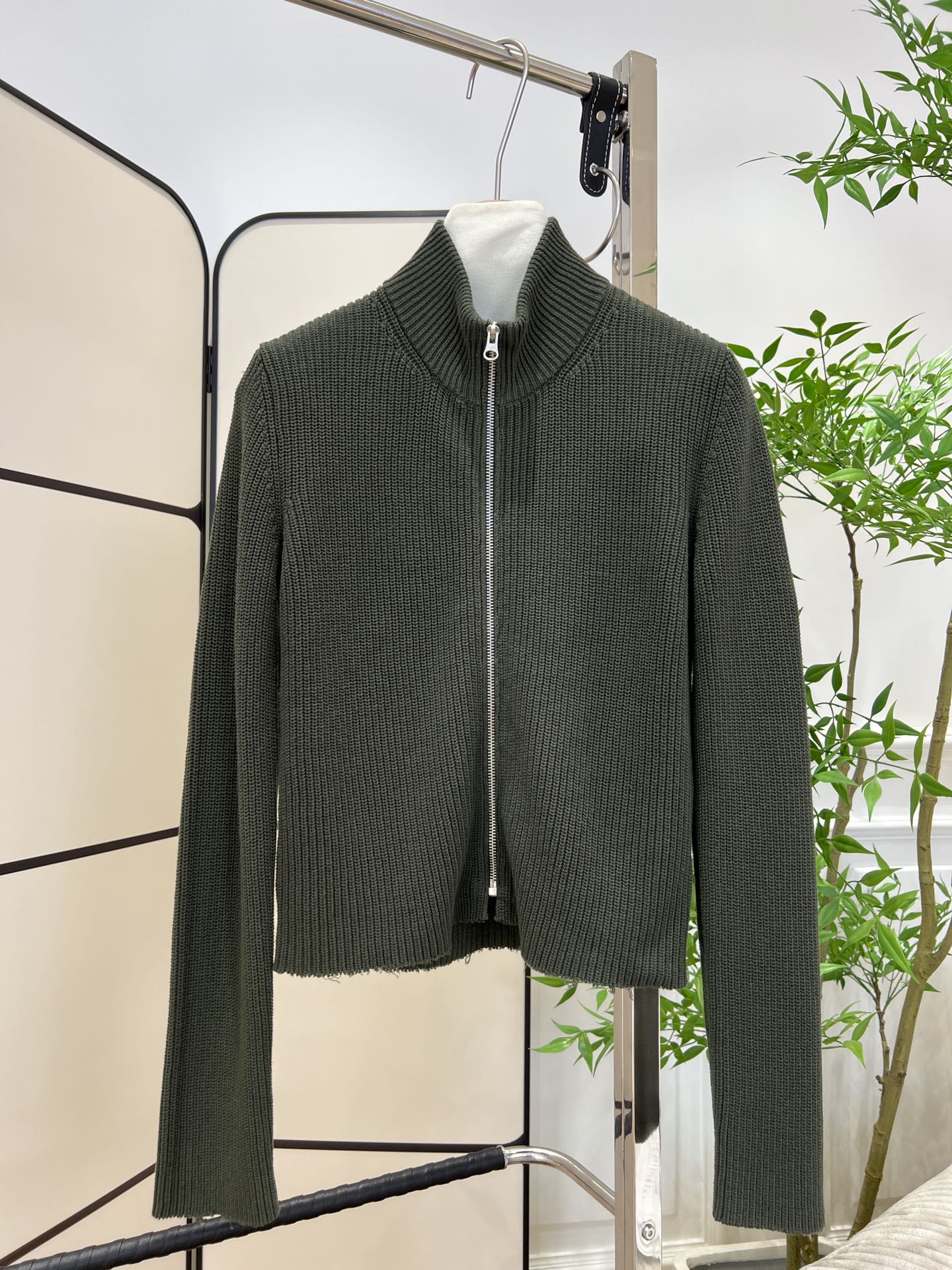 Original Ferocious Women’s Suit: Low-Key, Sweet, Sophisticated Fabric – Amazing Packaging - 图片 2