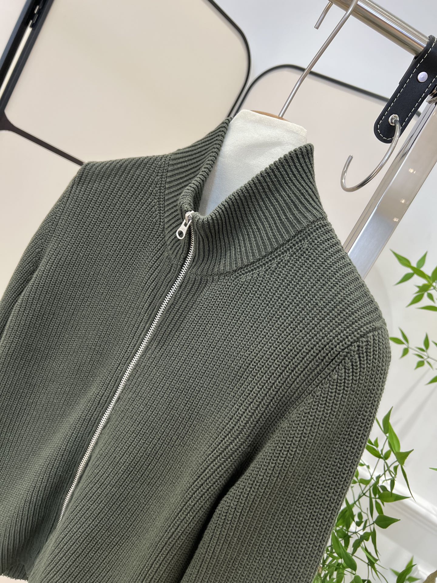Original Ferocious Women’s Suit: Low-Key, Sweet, Sophisticated Fabric – Amazing Packaging - 图片 4