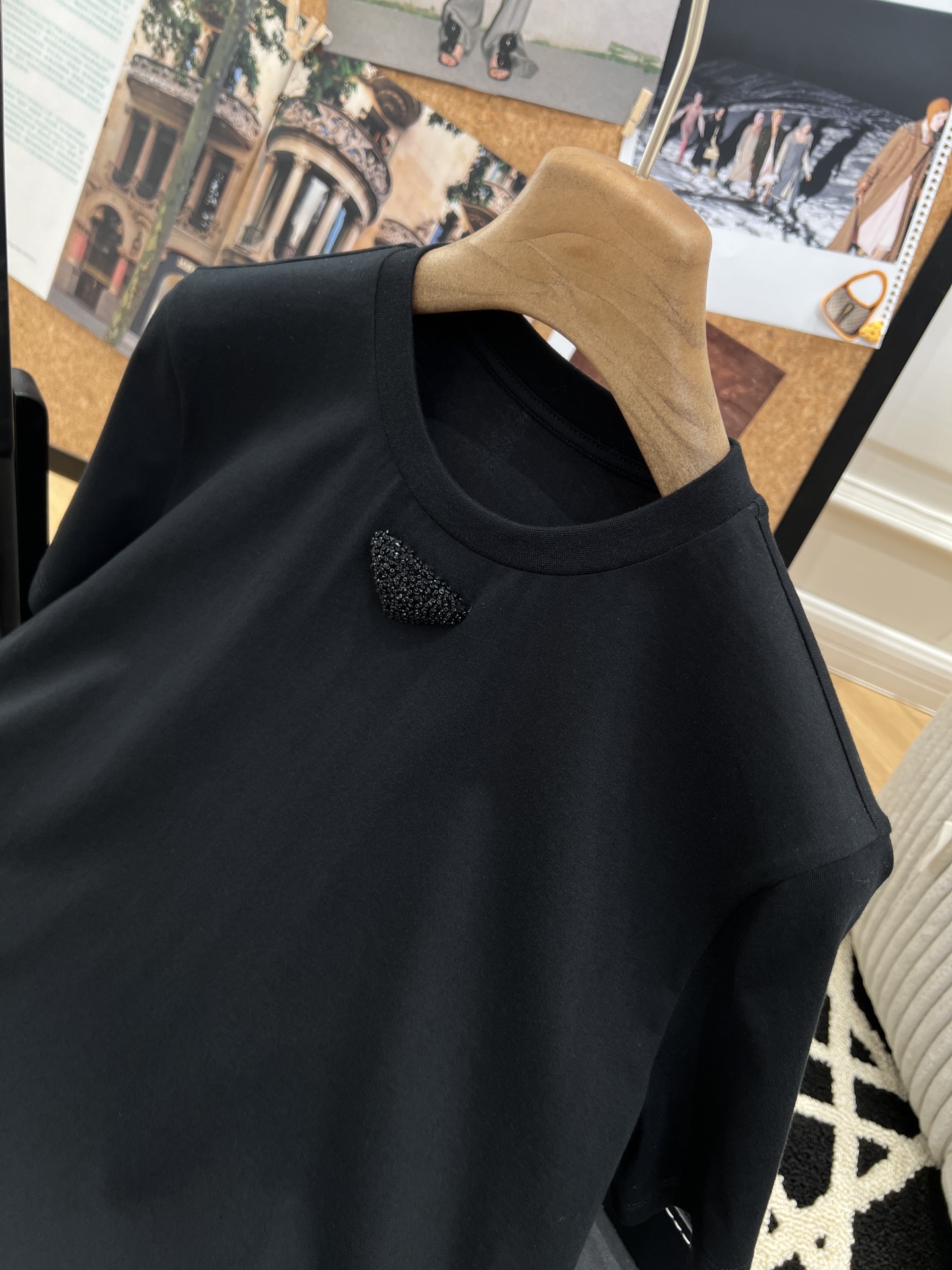 “2025 Summer Collection: Original Squeaky Girl Brand Relaunch, Black/White, Sizes SML” - 图片 5
