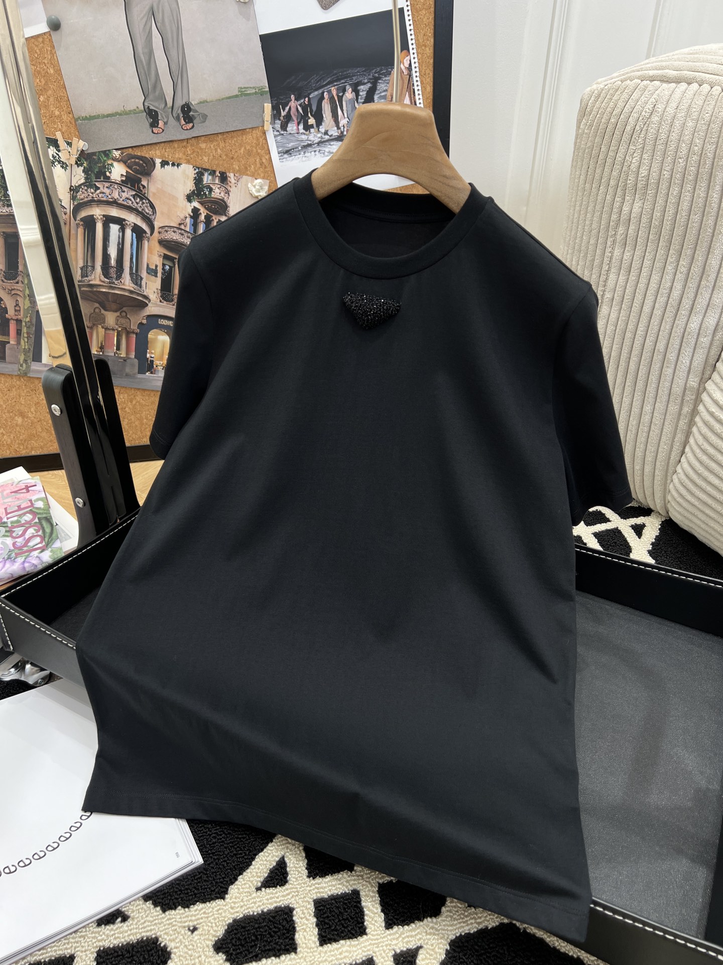 “2025 Summer Collection: Original Squeaky Girl Brand Relaunch, Black/White, Sizes SML” - 图片 2