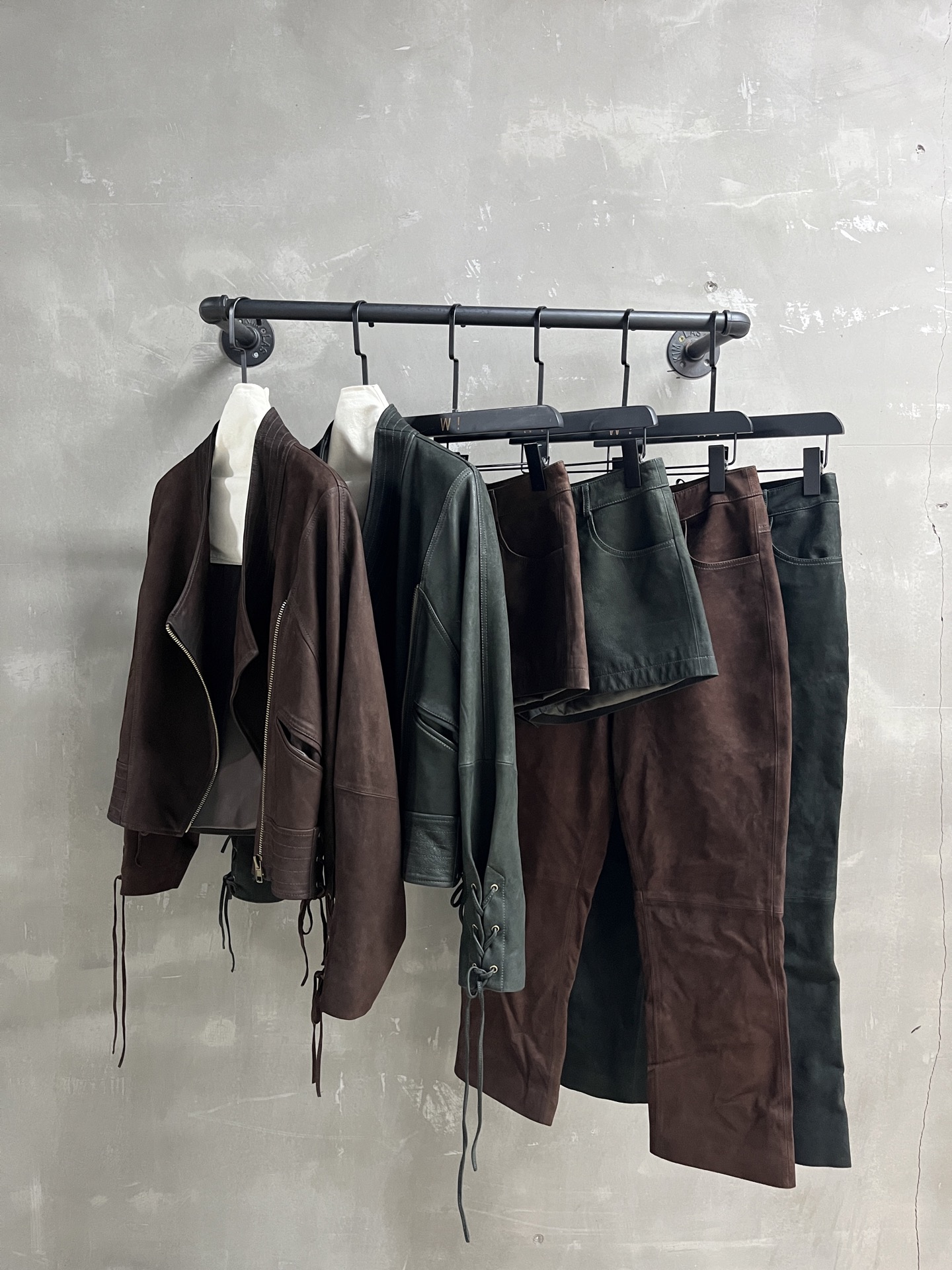 Isabel Marant Leather Jacket - Relaxed Fit, Vintage Style, Autumn 2025 Collection 2 a1756764476078 0381