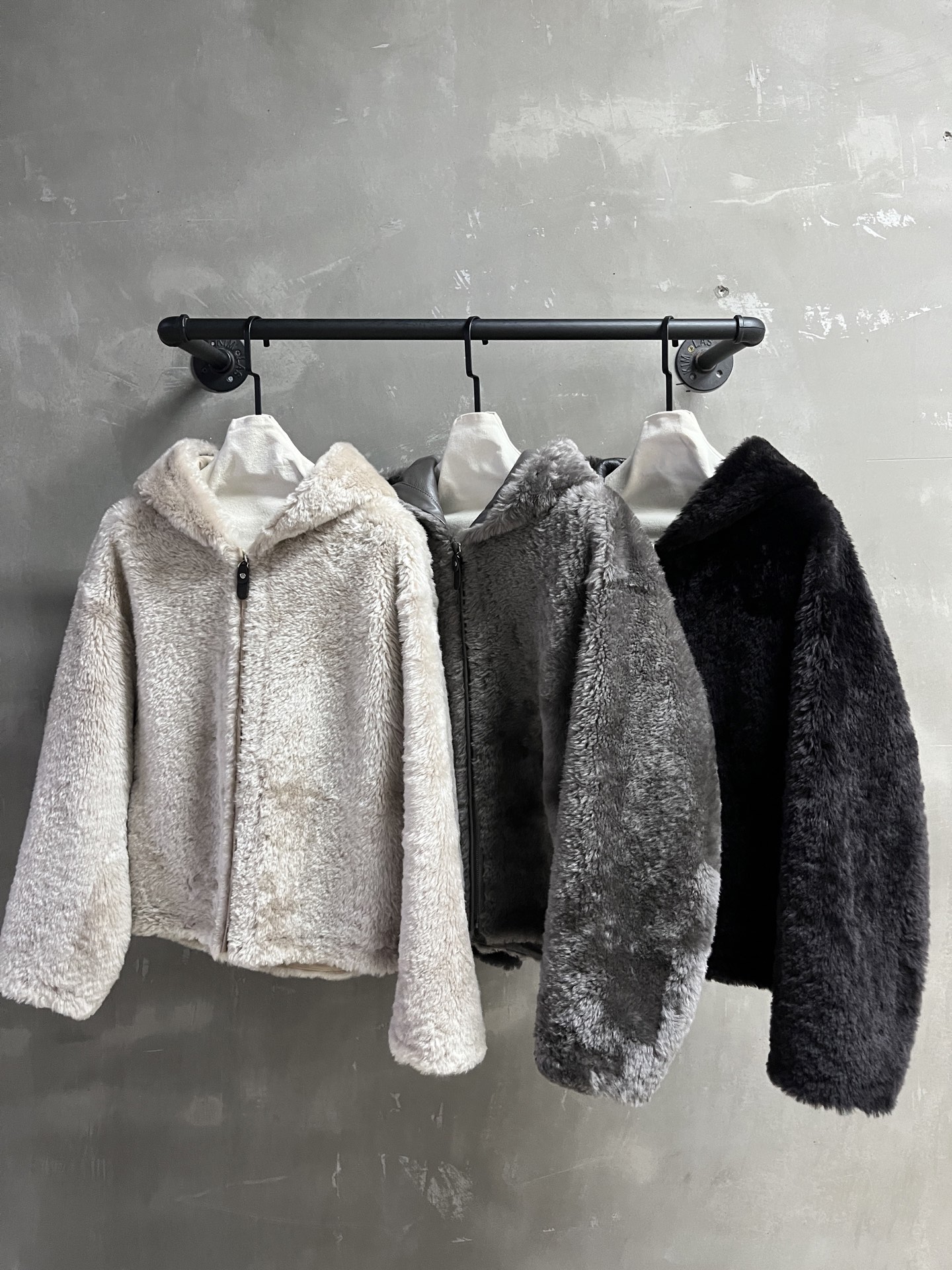 Max Mara Shearling Jacket: Timeless Elegance in Classic Mælard Tones 2 a1759437627139 2434
