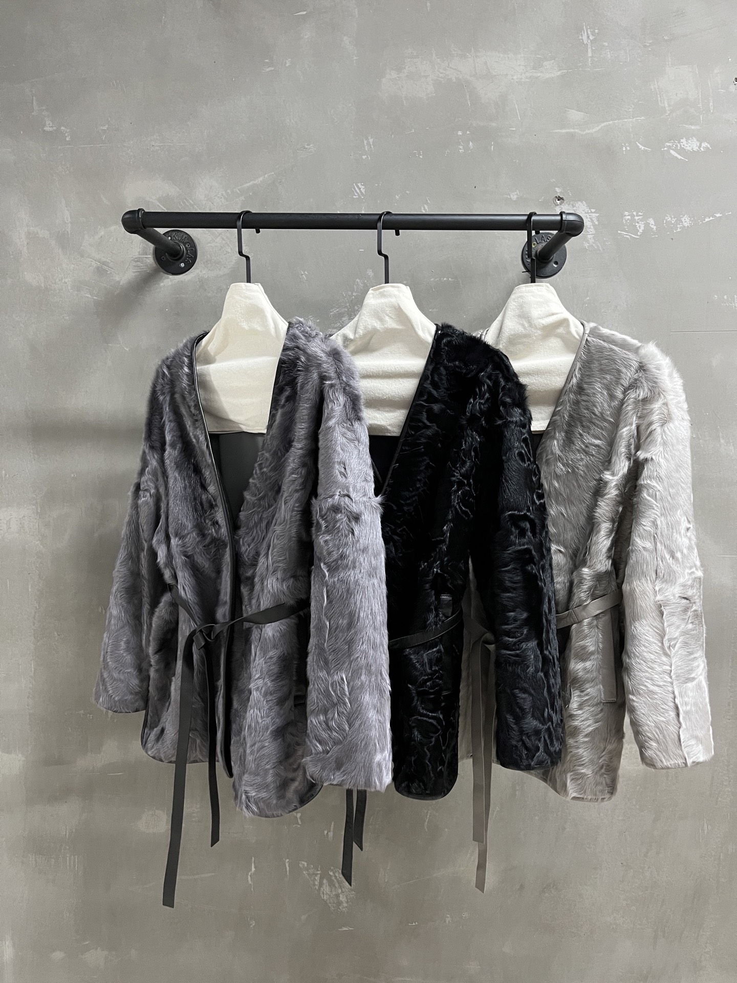 Lemaire Shearling Jacket: Timeless Style & Ultimate Comfort 2 a1759879078302 1877