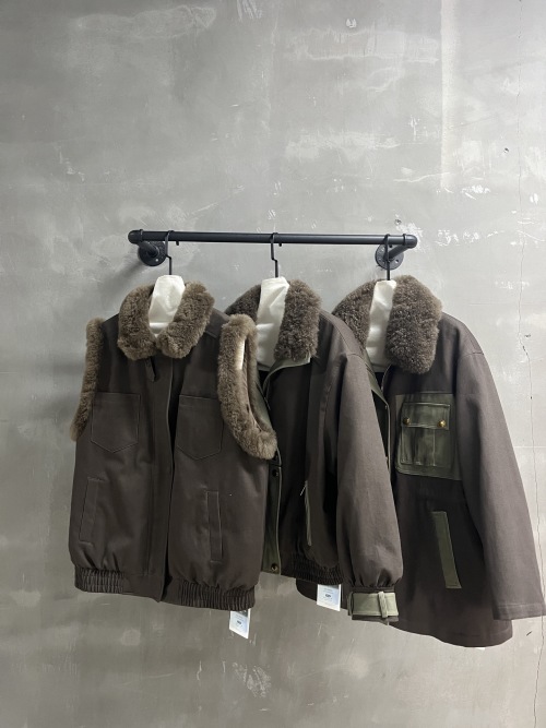 Elegant Autumn Down Jacket: Classic Design, Premium Goose Down Fill