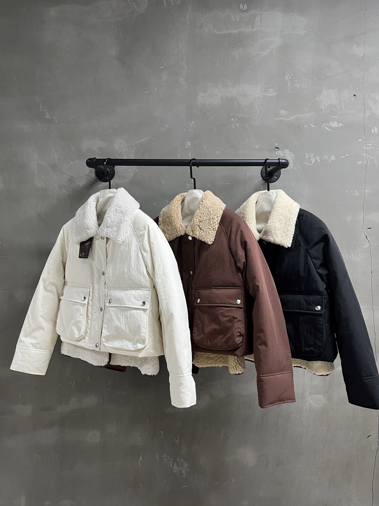 Loewe Cropped Shearling Jacket & Down Vest Set – Stylish & Versatile