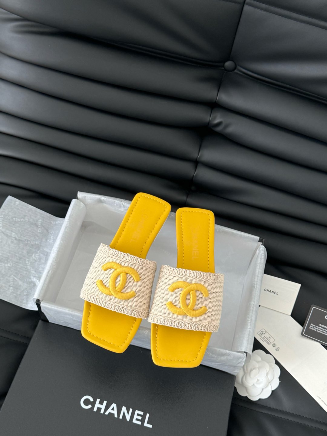 NO:164925,Chanel 25C spring and summer new slippers, the entire series is first released, I have it in the counter!  High-quality upper braided fabric inner sheepskin leather outsole Size:35-39 Other sizes, slippers, chanel, slippers, sheepskin, Leather soles19860909Chanel 25C春夏新款拖鞋 全系列首发 专柜有的我都有！ 高版本高品质 鞋面编织布 内里羊皮 真皮大底 Size:35-39 其他码数定,拖鞋,chanel,slippers,sheepskin,Leather soles,Women's Shoes