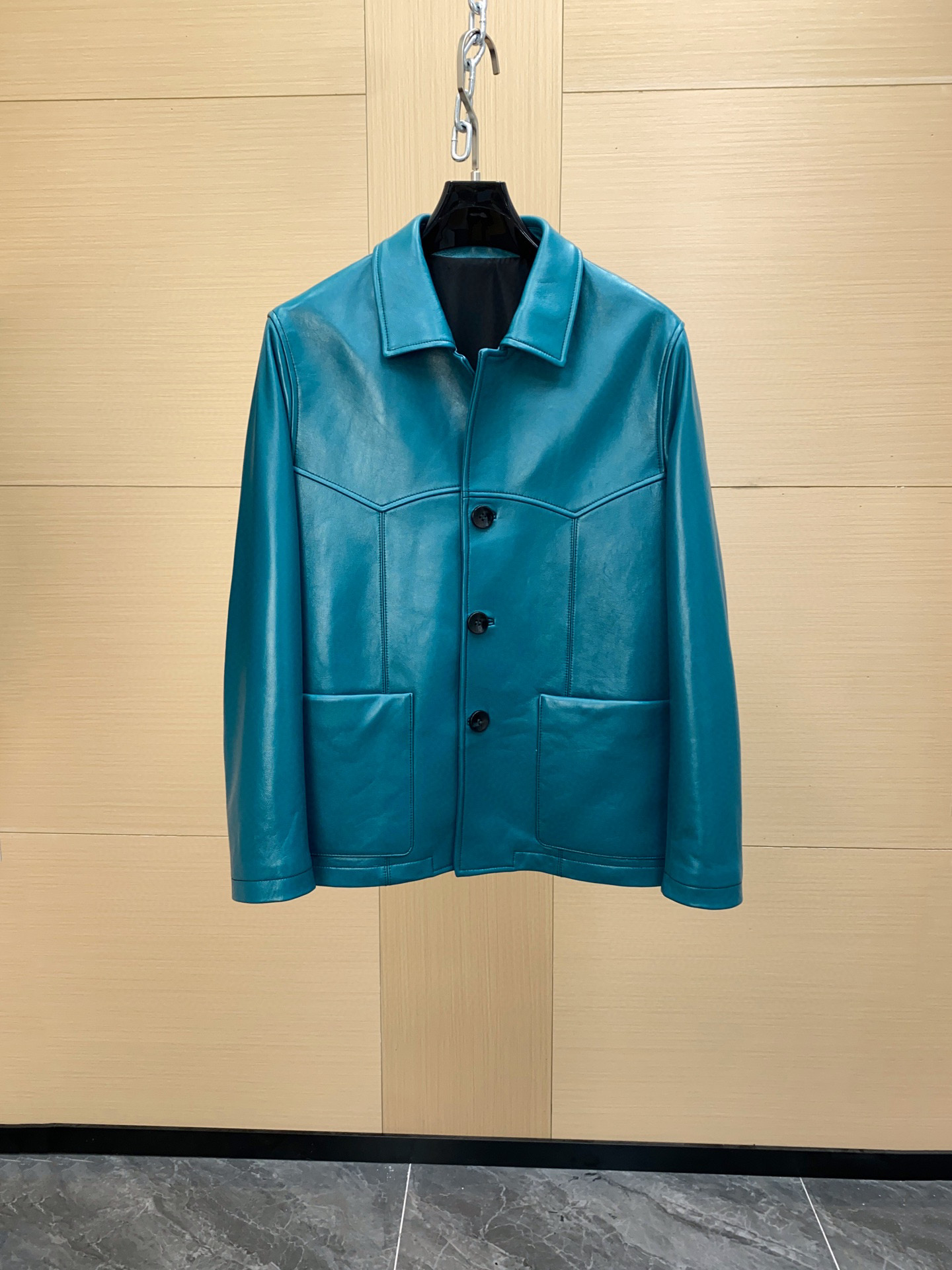 NO:754632,Prada's official autumn and winter item, sheepskin jacket, made of goatskin imported from Turkey, simple and elegant style, versatile size48-56,,prada,prada,jackets & coats,sheepskin,Top Customize119860909Prada普拉达官方秋冬单品 羊皮夹克 采用土耳其进口山羊皮 简约大气款 百搭 size48-56,,prada,prada,jackets & coats,sheepskin,Top Customize1,Men's clothing
