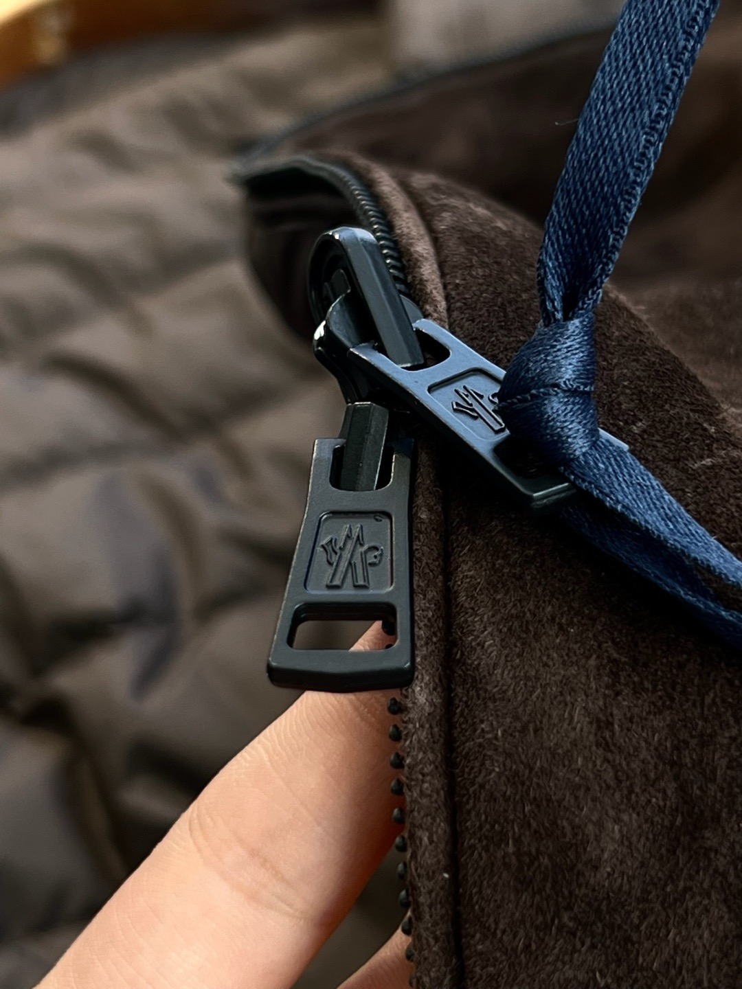 NO:675983,The materials used are all 'two-way rush of top materials',,Top Customize119860909用料都是“顶级材质的双向奔赴”,,Top Customize1,Men's clothing