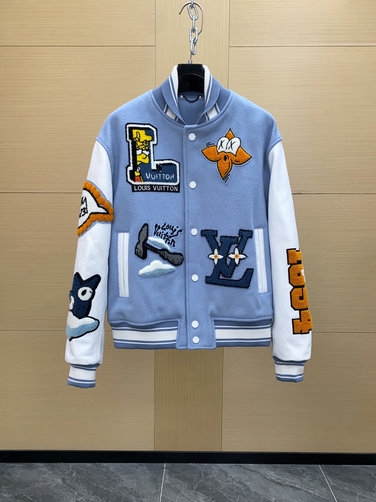 NO:754737,Highly recommended 1V 2025 new baseball uniform!  Help you save 5W!  ZP purchase replica!  Every detail is captured!  Free comparison, no pressure in and out of ZG, cowhide leather sleeves, 100 wool on the body, no matter the version, embroidery, or color, there is no wrong version. Differentiate the market version by looking at the pictures and making the goods. Sizes 46-56,,cowhide,Top Customize119860909重磅推荐1V 2025 新品棒球服！ 帮你省下5W！ZP购入复刻！每个细节都抓到位！随意对比 进出ZG无压力 袖子牛皮 身上100羊毛 不论版型,绣花,还有颜色 无一不对版 区别市场看图做货版本 尺码46-56,,cowhide,Top Customize1,Men's clothing