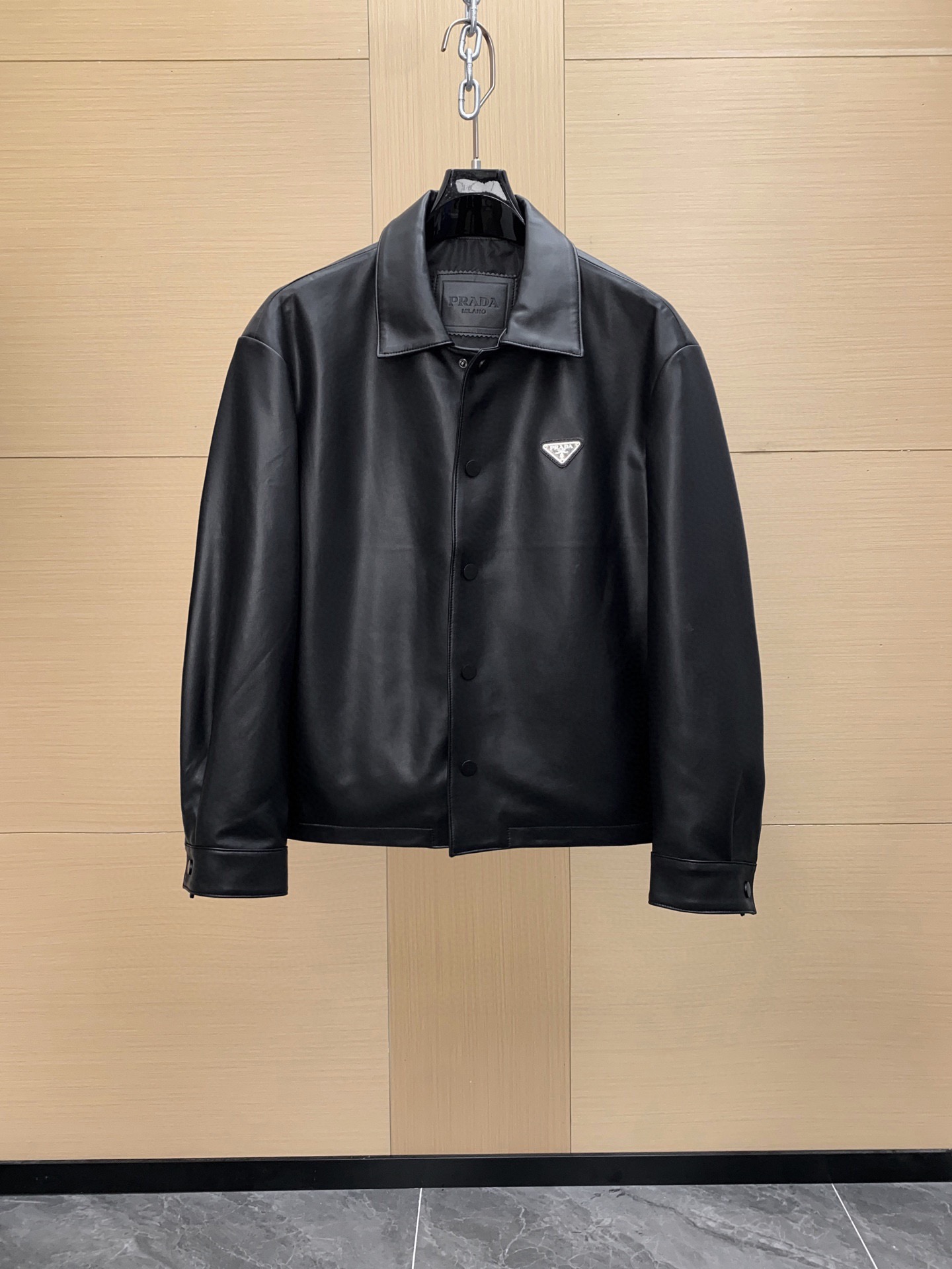 NO:772190,New autumn and winter products prada Prada official single product sheepskin jacket high version made of sheepskin imported from Turkey size 48-56,,prada,prada,jackets & coats,sheepskin,Top Customize119860909秋冬新品 prada 普拉达 官方单品 羊皮夹克 高版本 采用土耳其进口绵羊皮 size 48-56,,prada,prada,jackets & coats,sheepskin,Top Customize1,Men's clothing