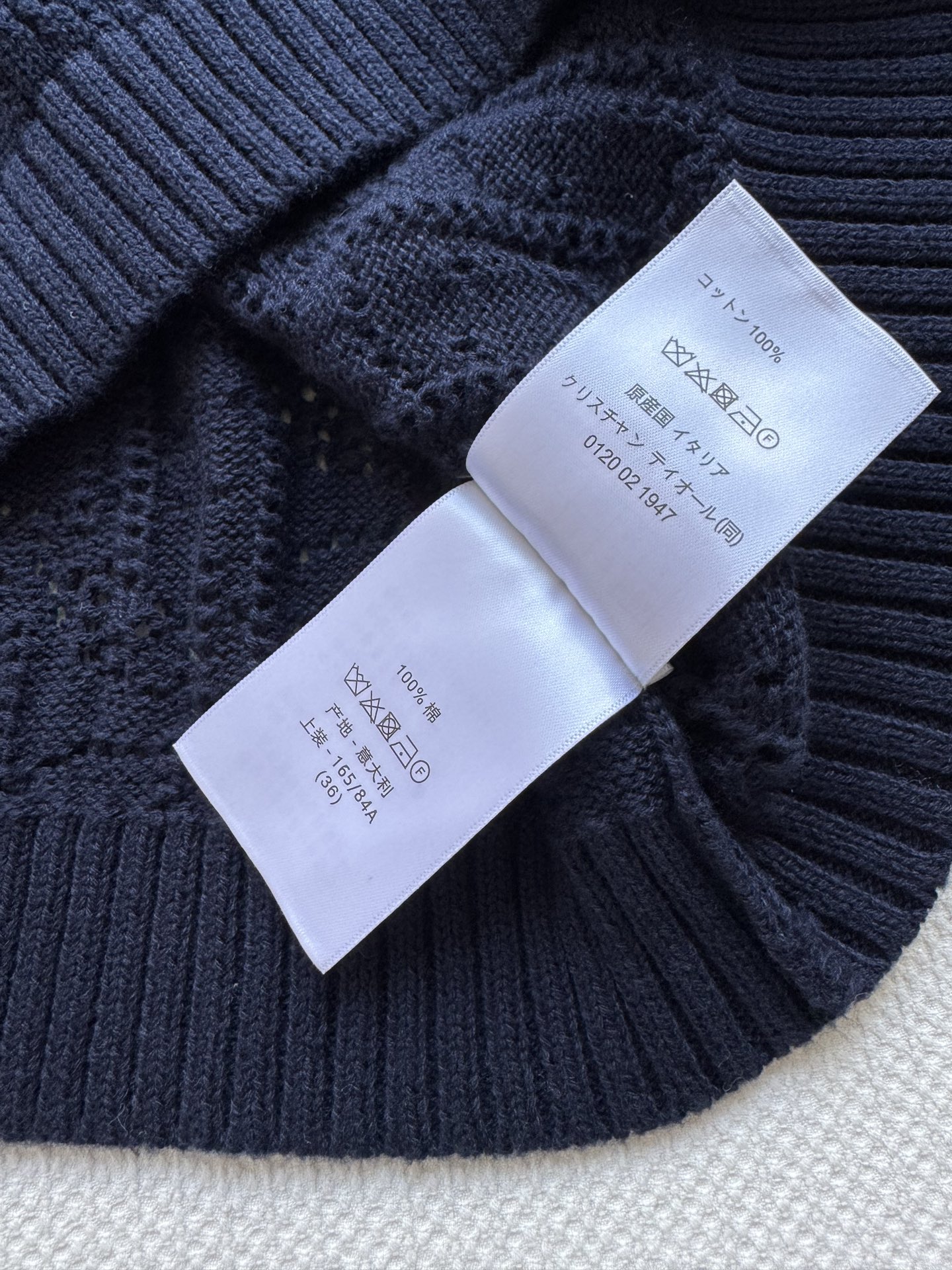 𝐃𝐢𝐨𝐫 𝟐𝟓秋冬新款 简约字母五角星Logo刺绣针织开衫 Logo图案修饰点缀 上身高级氛围感🈵️🈵️