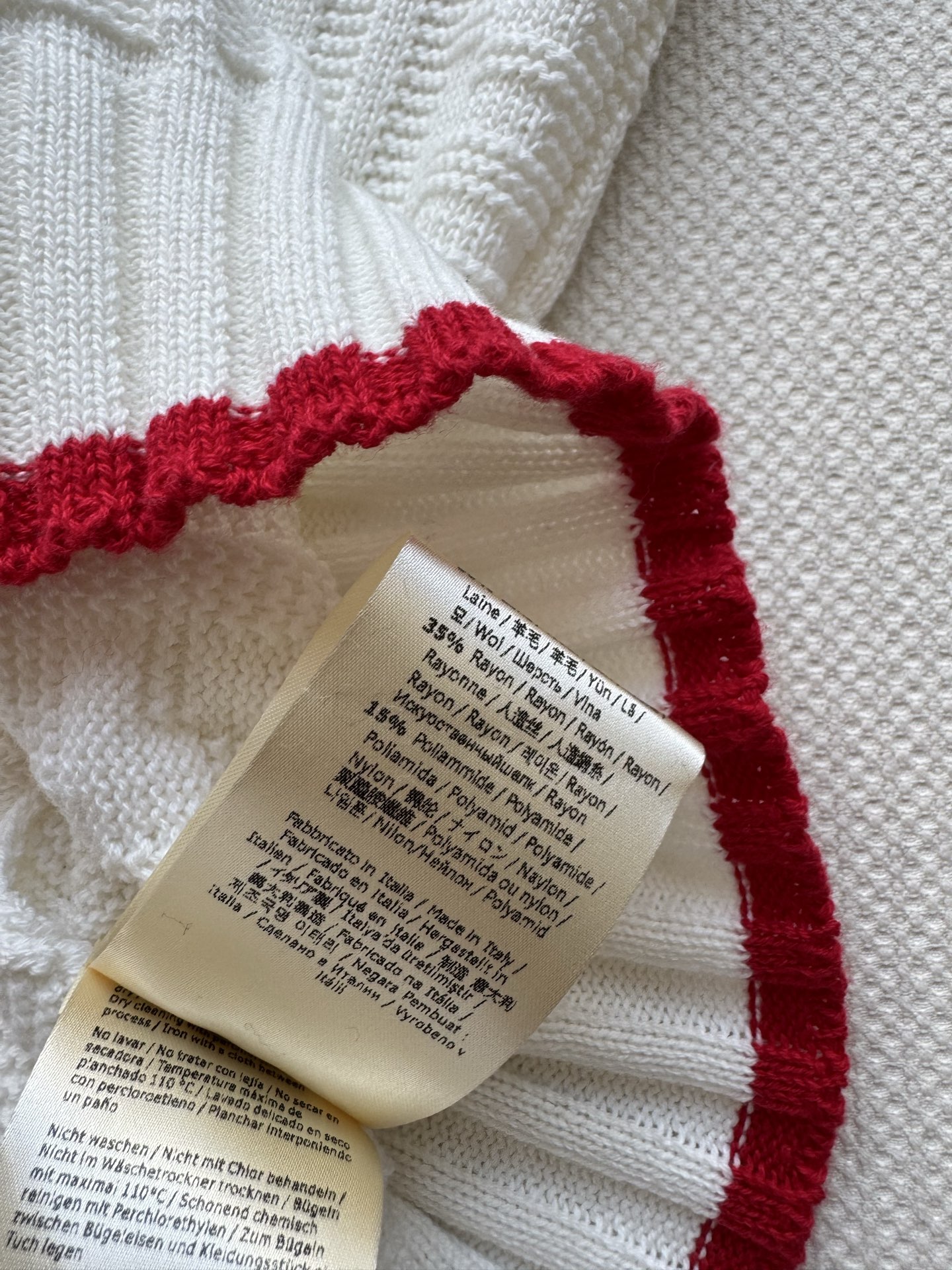 𝐅𝐞𝐧𝐝𝐢 𝟐𝟓𝐬𝐬 双F提花针织背心 版型立体 上身時尚鬆弛感🈵️🈵️ 𝟑碼 𝟑𝟔/𝟑𝟖/𝟒𝟎