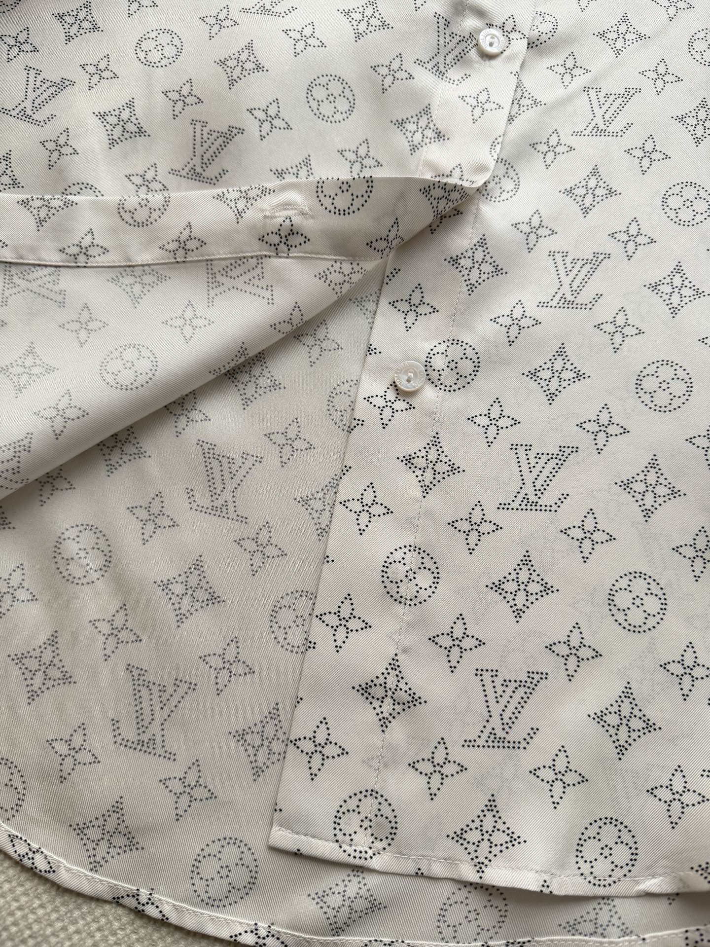 루이비통 화이트 모노그램 실크 셔츠 이미지 8