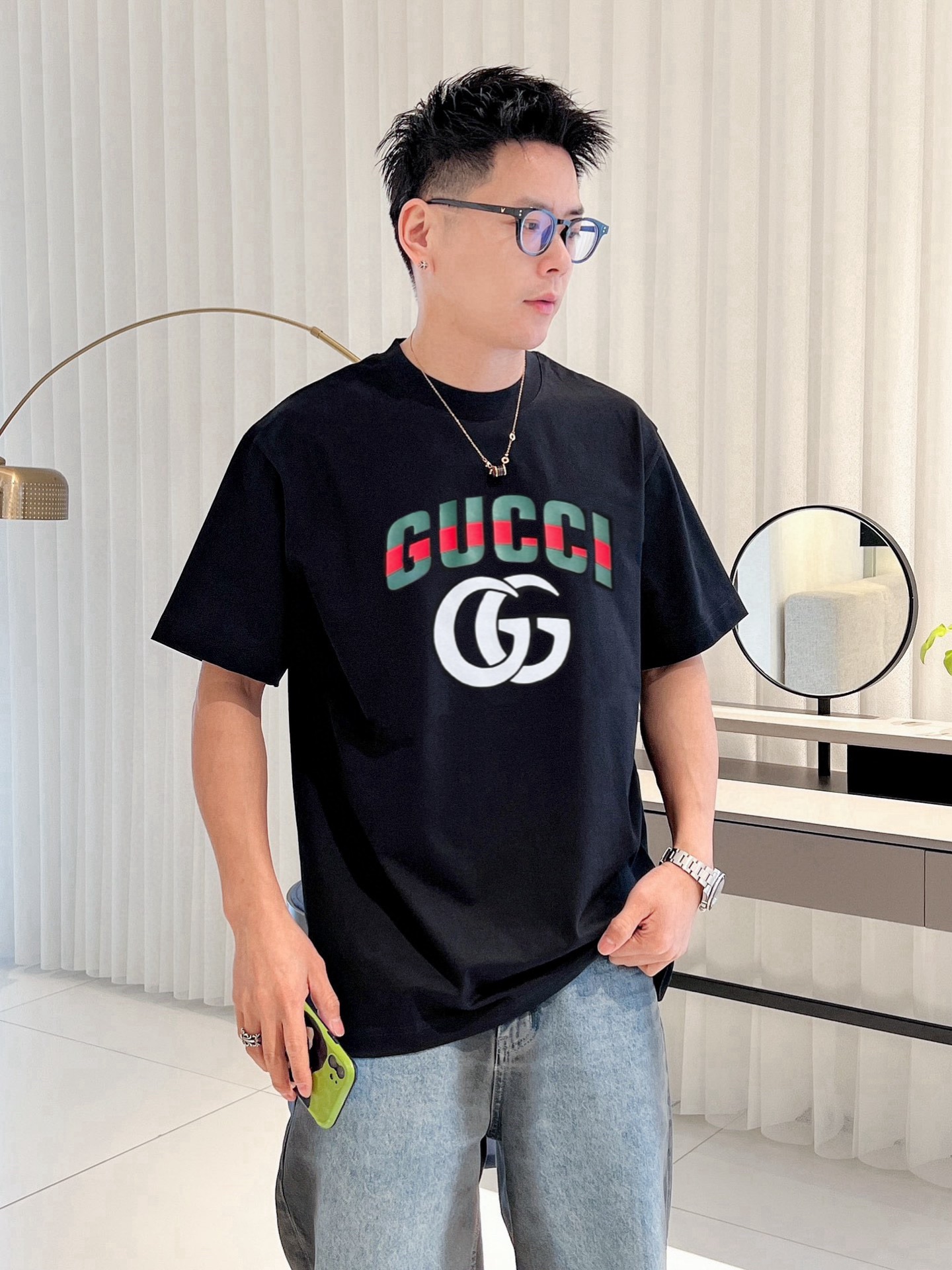 NO:459237,Gucci/Gucci New products for spring and summer 2025 are available in new products, complete three standards, pure cotton round neck short-sleeved T-shirt. Don’t need to introduce too much good products. Look at the details. Counter code M-XXXL 175/Suggestions L,,gucci, T-shirt,tees, t-shirt,alexander wang19860909Gucci/古奇 2025年春夏新品上新 三标齐全 纯棉圆领短袖T恤 好货不用过多介绍 看细节 专柜码数M-XXXL 175/建议L,,gucci,T-shirt,tees，t-shirt,alexander wang,Men's clothing