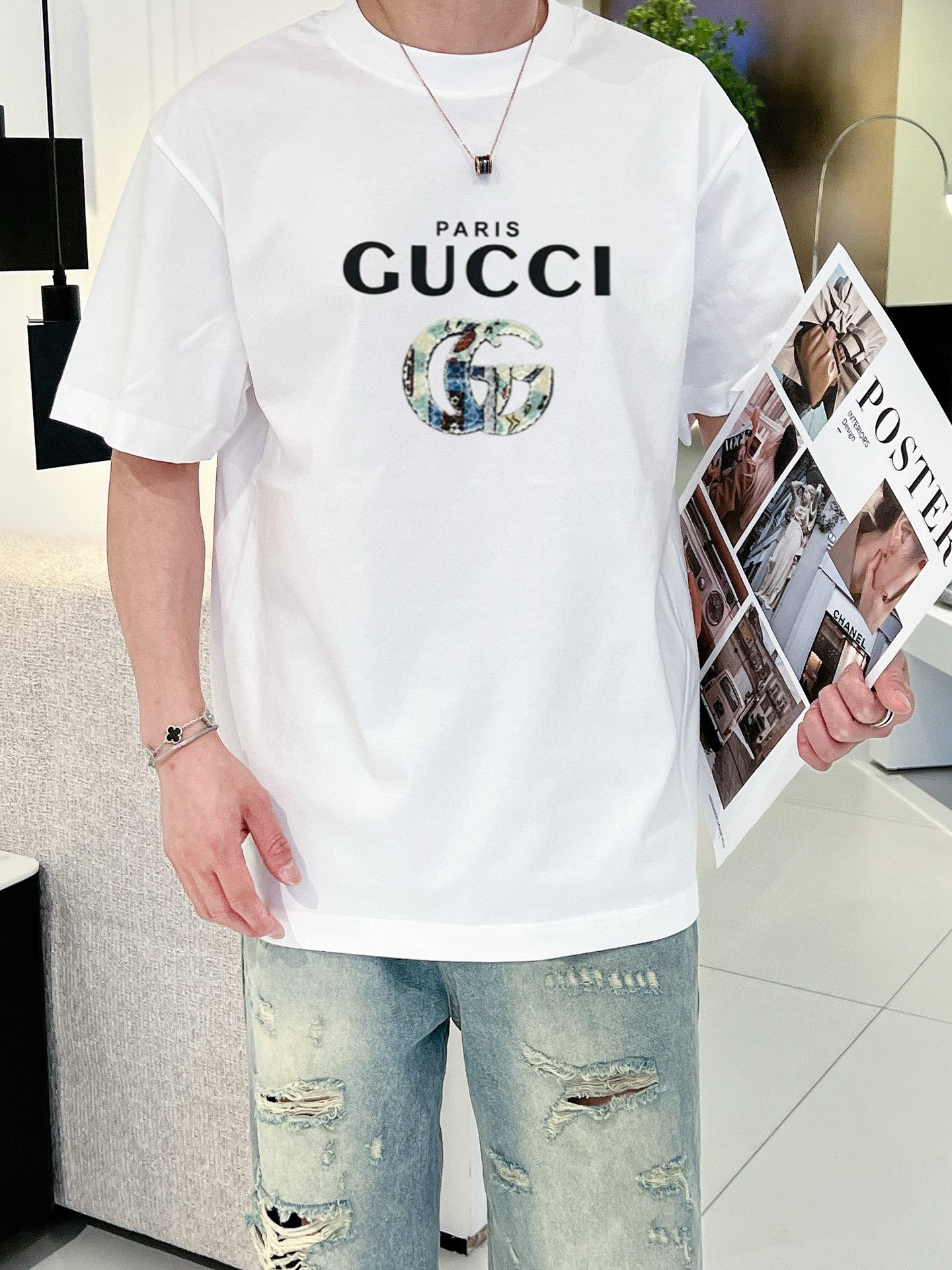NO:153225,Gucci/Gucci New products for spring and summer 2025 are available in new products, complete three standards, mercerized cotton round neck short-sleeved T-shirt. Don’t need to introduce too much good products. Look at the details. Counter code M-XXXL /140 suggestions L,,gucci, T-shirt,tees, t-shirt,alexander wang19860909Gucci/古奇 2025年春夏新品上新 三标齐全 丝光棉圆领短袖T恤 好货不用过多介绍 看细节 专柜码数M-XXXL /140建议L,,gucci,T-shirt,tees，t-shirt,alexander wang,Men's clothing