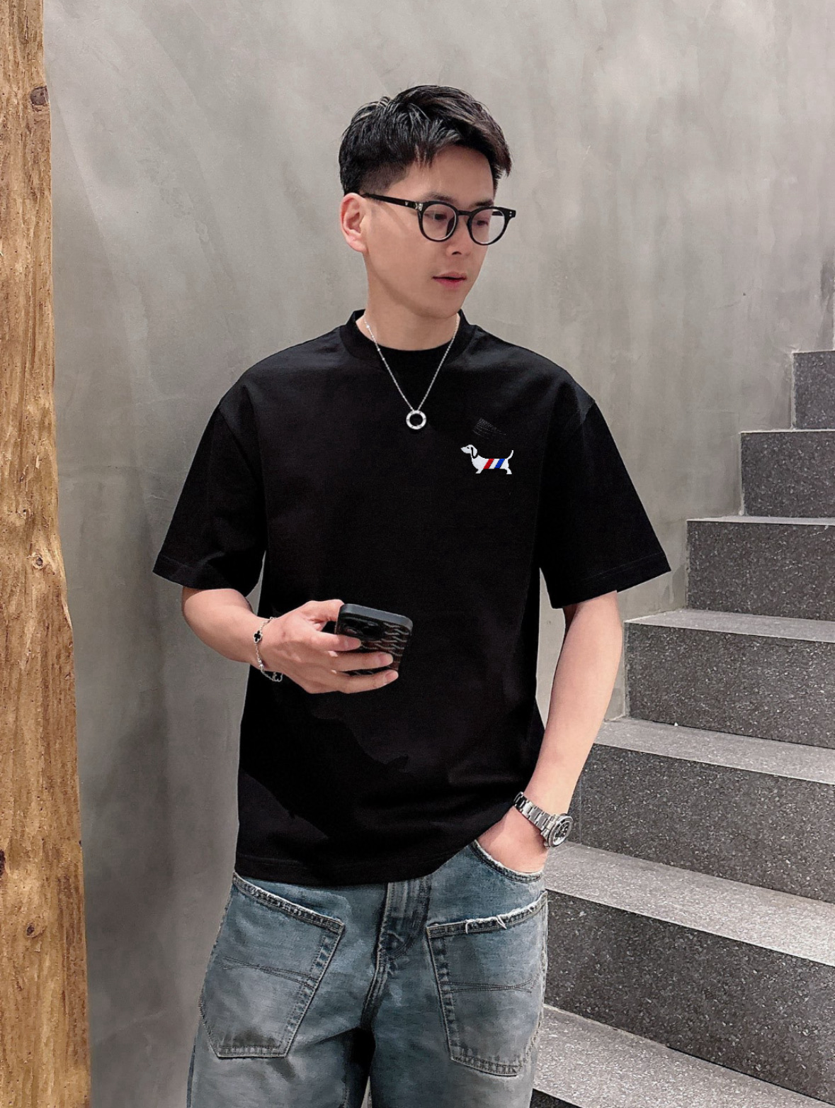 NO:480004,TB 2025 Spring and Summer New Products, Complete Three Standards, 260g round neck pure cotton short-sleeved T-shirt. Don’t need to introduce too much good products. Look at the details. Counter code M-XXXL/Suggestions L,, T-shirt,tees, t-shirt,alexander wang19860909TB 2025春夏新品 三标齐全 260克圆领纯棉短袖T恤 好货不用过多介绍 看细节 专柜码数M-XXXL /建议L,,T-shirt,tees，t-shirt,alexander wang,Men's clothing