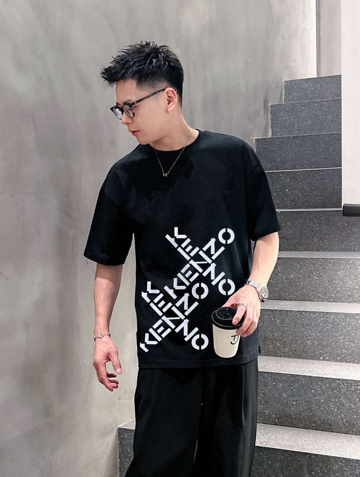 NO:440051,Kenzo's new products are available in spring and summer. Three standards are complete. Pure cotton round neck short-sleeved T-shirt. Don't need to introduce too much good products. Look at the details. Counter codes. M-XXXL 175/140 Suggestions L,,T-shirt,tees,t-shirt,alexander wang19860909Kenzo 年春夏新品上新 三标齐全 纯棉圆领短袖T恤 好货不用过多介绍 看细节 专柜码数 M-XXXL 175/140建议L,,T-shirt,tees，t-shirt,alexander wang,Men's clothing