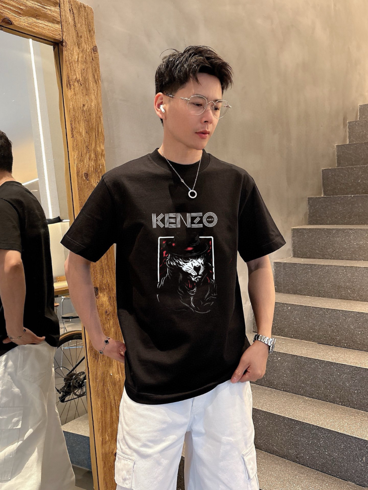 NO:415934,Kenzo 2025 spring and summer new products are available, complete three standards, pure cotton round neck short-sleeved T-shirt, no need to introduce too much good products, look at the details, counter code number M-XXXL /140 suggestions L,, T-shirt,tees, t-shirt,alexander wang19860909Kenzo 2025年春夏新品上新 三标齐全 纯棉圆领短袖T恤 好货不用过多介绍 看细节 专柜码数 M-XXXL /140建议L,,T-shirt,tees，t-shirt,alexander wang,Men's clothing