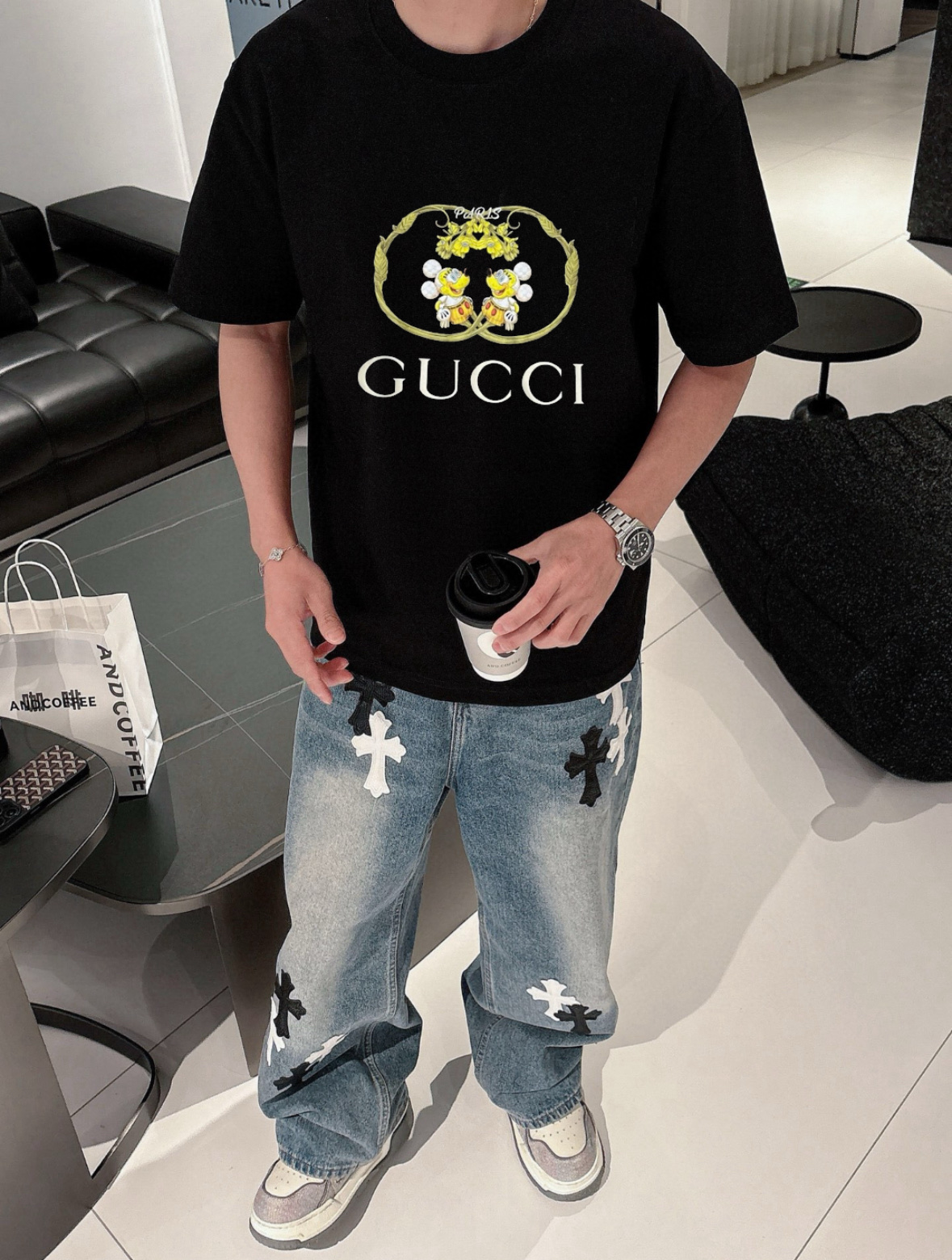 NO:459294,Givenchy New products for spring and summer 2025 are available in new products, complete three standards, mercerized cotton round neck short-sleeved T-shirts, no need to introduce too much good products, look at the details, counter code number M-XXXL 175/140 Suggestions, given, given, given, T-shirt, tees, t-shirt, alexander wang19860909give/纪梵希 2025年春夏新品上新 三标齐全 丝光棉圆领短袖T恤 好货不用过多介绍 看细节 专柜码数 M-XXXL 175/140建议L,,givenchy,givenchy,T-shirt,tees，t-shirt,alexander wang,Men's clothing