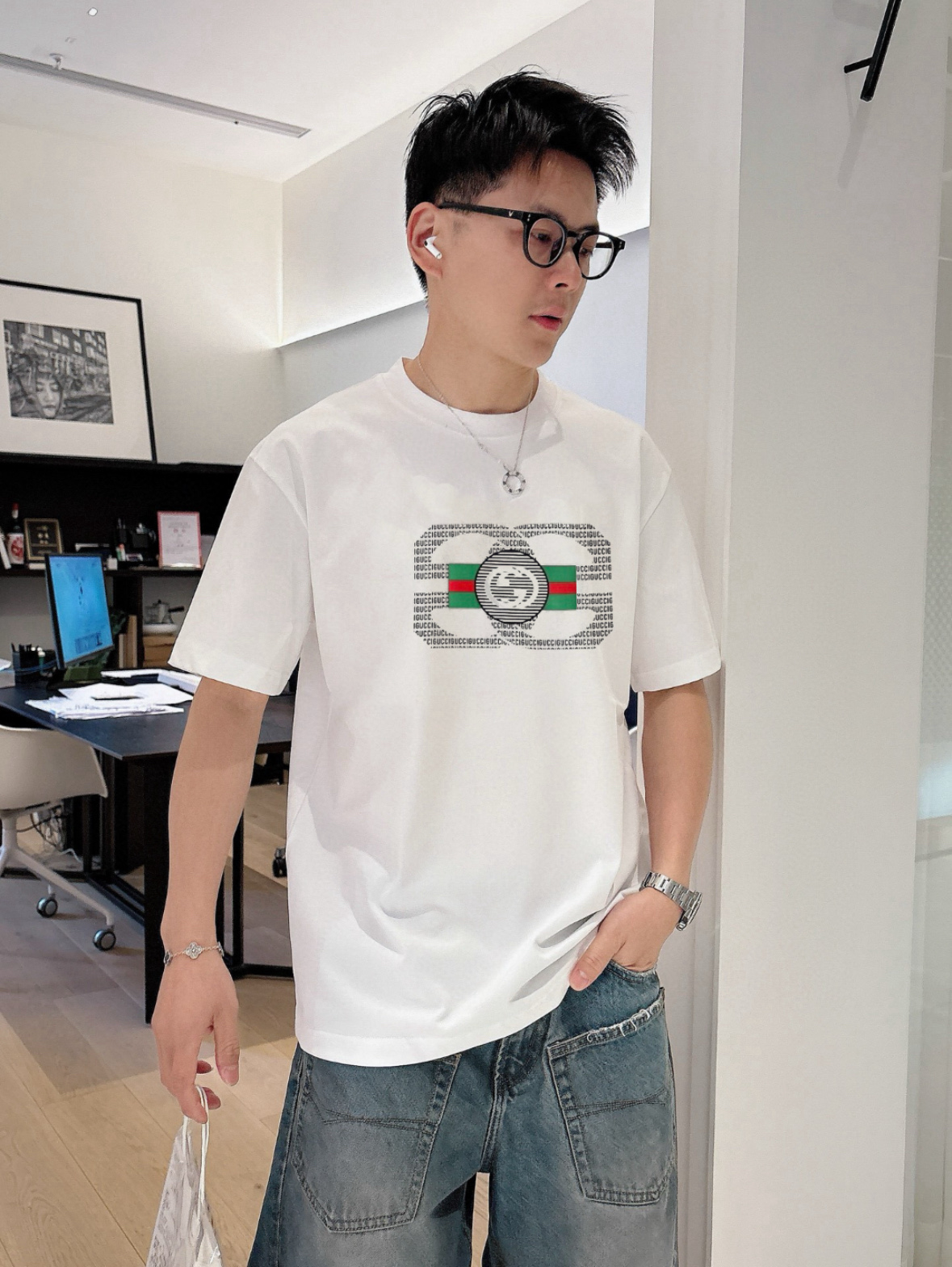 NO:462406,Gucci/Gucci 2025 spring and summer new product, complete three standards, round neck pure cotton short-sleeved T-shirt, don’t need to introduce too much good products, look at the details, counter code M-XXXL / Suggestions, gucci, T-shirt, tees, t-shirt, alexander wang19860909Gucci/古奇 2025春夏新品 三标齐全 圆领纯棉短袖T恤 好货不用过多介绍 看细节 专柜码数M-XXXL /建议L,,gucci,T-shirt,tees，t-shirt,alexander wang,Men's clothing