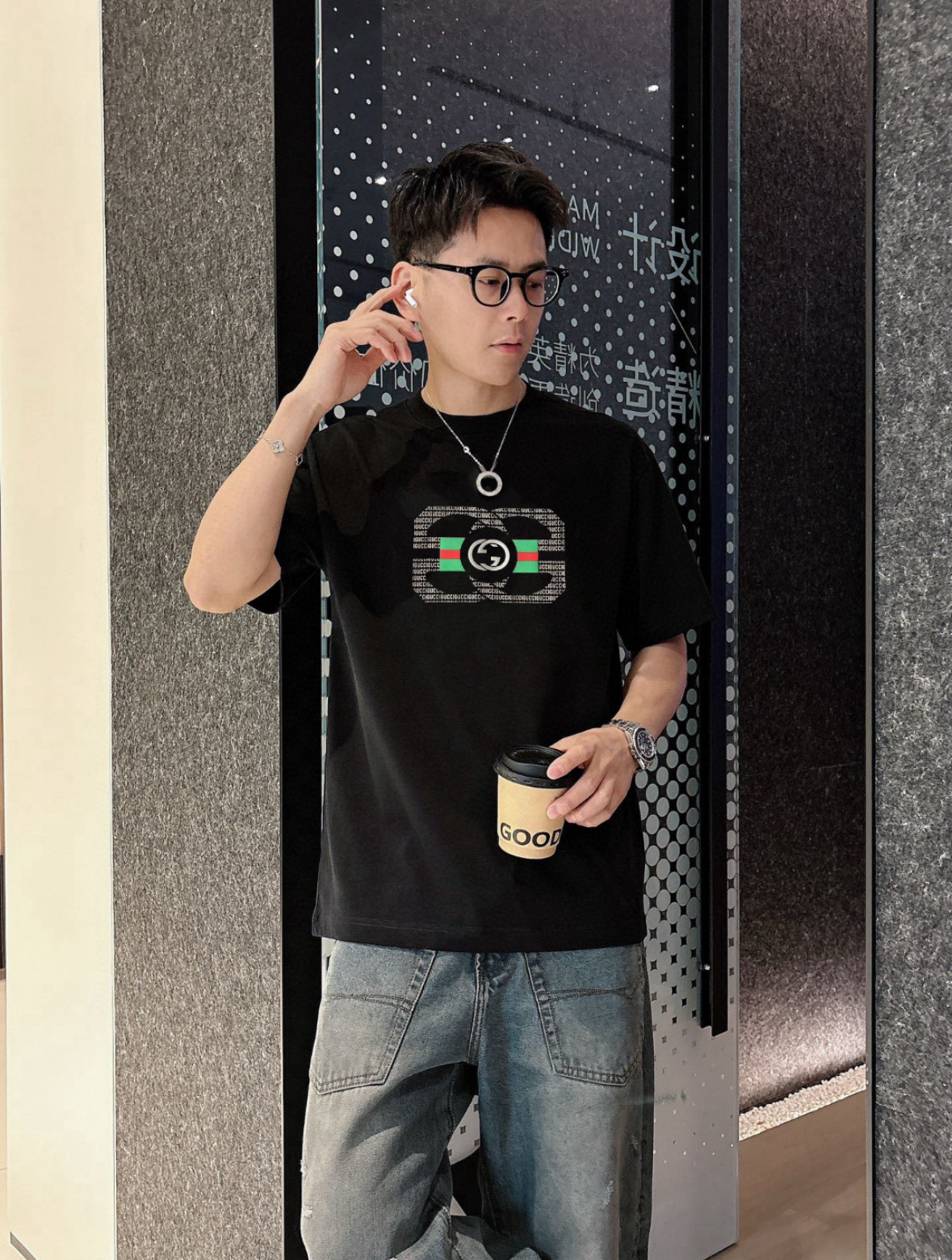 NO:426403,Gucci/Gucci 2025 spring and summer new product, complete three standards, round neck pure cotton short-sleeved T-shirt, don’t need to introduce too much good products, look at the details, counter code M-XXXL 175/Suggestions, gucci, T-shirt, tees, t-shirt, alexander wang19860909Gucci/古奇 2025春夏新品 三标齐全 圆领纯棉短袖T恤 好货不用过多介绍 看细节 专柜码数M-XXXL 175/建议L,,gucci,T-shirt,tees，t-shirt,alexander wang,Men's clothing