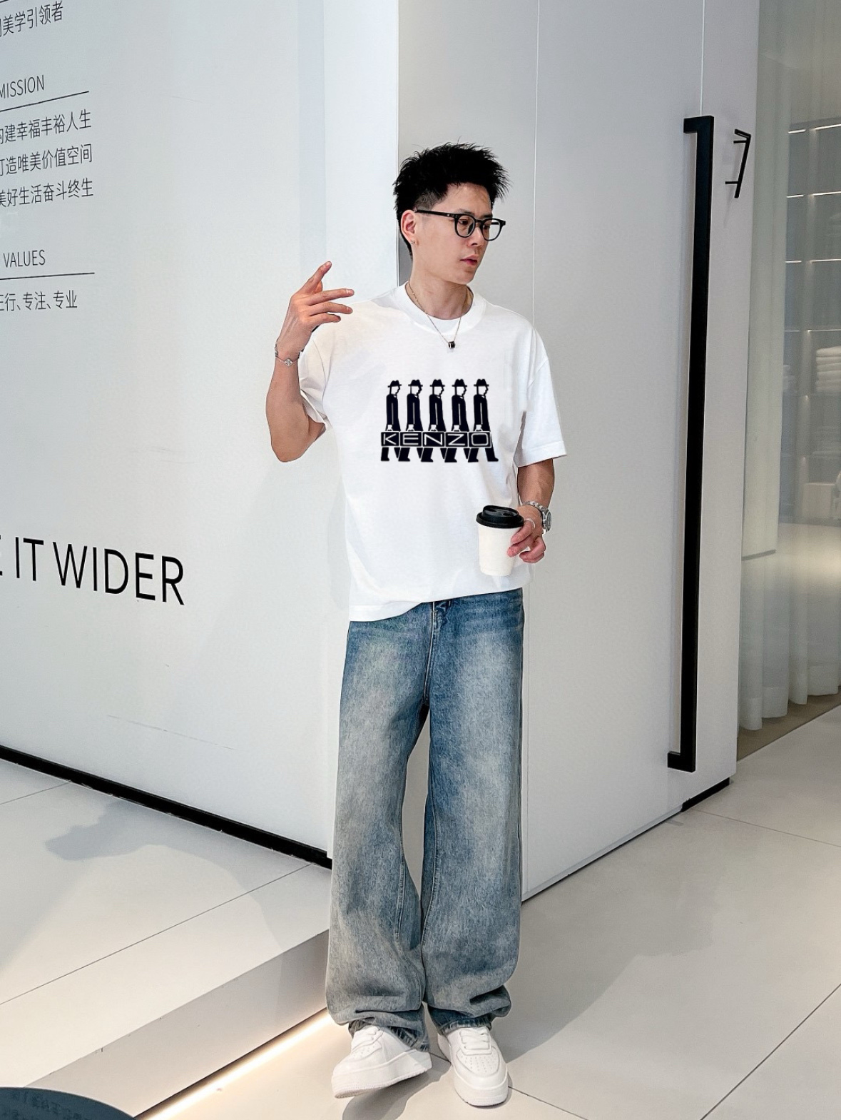 NO:462422,Konzo 2025 spring and summer new product, complete three standards, round neck pure cotton short-sleeved T-shirt, no need to introduce too much good products, look at the details, counter code M-XXXL / Suggestions L,, T-shirt,tees, t-shirt,alexander wang19860909Konzo 2025春夏新品 三标齐全 圆领纯棉短袖T恤 好货不用过多介绍 看细节 专柜码数M-XXXL /建议L,,T-shirt,tees，t-shirt,alexander wang,Men's clothing