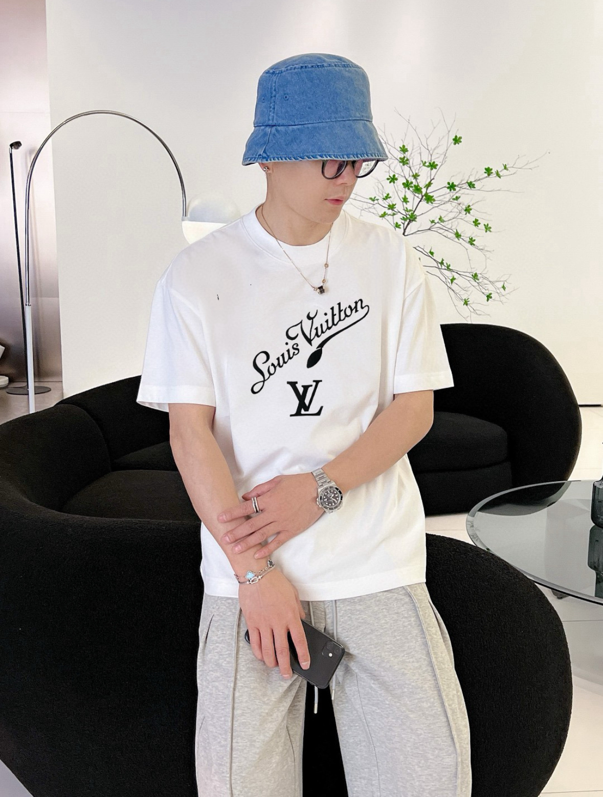 NO:462349,LV/Louis Vuitton 2025 Spring and Summer New Products, Complete Three Standards, Round Neck Pure Cotton Short-Sleeve T-Shirts, Don’t need to introduce too much good products, look at the details, Counter Code M-XXXL / Suggestions, L,,louis vuitton,louis vuitton,T-shirt,tees,t-shirt,alexander wang19860909LV/路易威登 2025春夏新品 三标齐全 圆领纯棉短袖T恤 好货不用过多介绍 看细节 专柜码数M-XXXL /建议L,,louis vuitton,louis vuitton,T-shirt,tees，t-shirt,alexander wang,Men's clothing