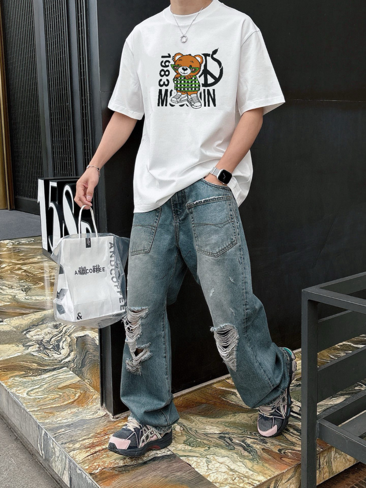 NO:150560,/Moscino 2025 new spring and summer products are available, complete three standards, mercerized cotton round neck short-sleeved T-shirt, no need to introduce too much good products, look at the details, counter number M-XXXL /140 suggestions L,, T-shirt,tees, t-shirt,alexander wang19860909/莫斯奇诺 2025年春夏新品上新 三标齐全 丝光棉圆领短袖T恤 好货不用过多介绍 看细节 专柜码数M-XXXL /140建议L,,T-shirt,tees，t-shirt,alexander wang,Men's clothing