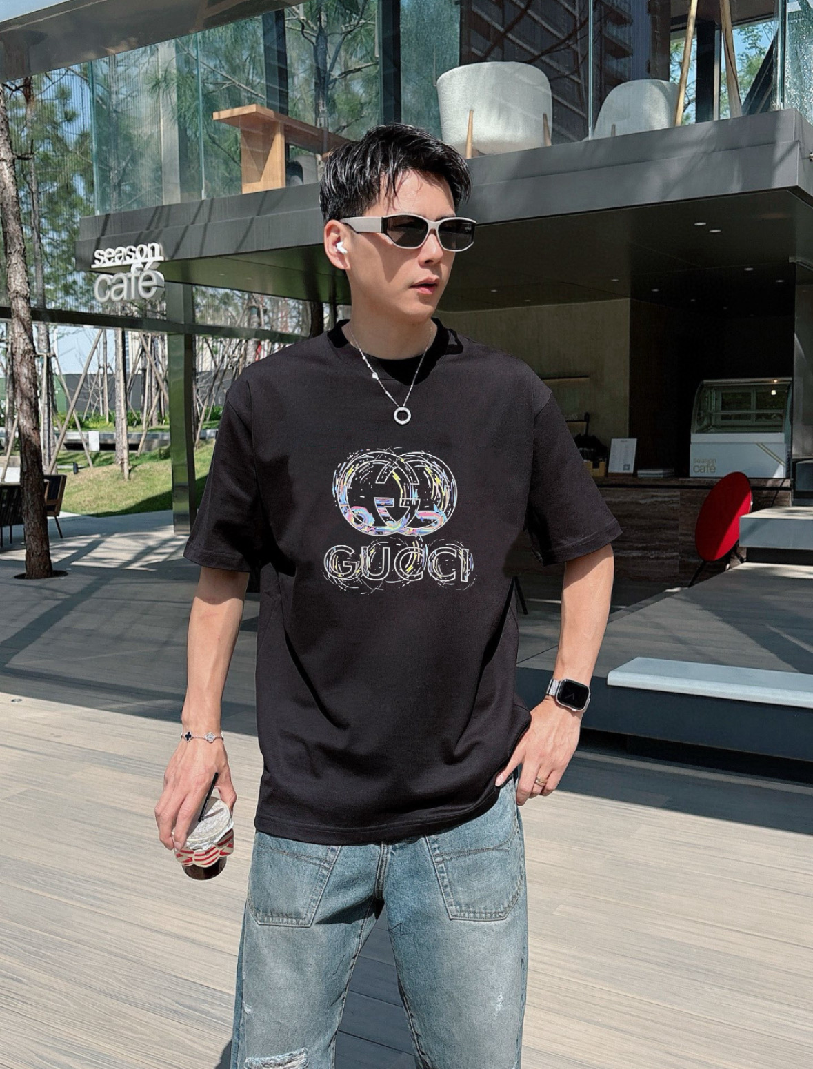 NO:412690,Gucci/Gucci 2025 spring and summer new product, complete three-standard chest three-dimensional printing process, mercerized cotton short-sleeved T-shirt, good products do not need to be introduced too much, look at the details, counter number M-XXXL 175/140 Suggestions,,gucci, T-shirt,tees, t-shirt,alexander wang19860909Gucci/古奇 2025春夏新品 三标齐全 胸前立体印花工艺 丝光棉短袖T恤 好货不用过多介绍 看细节 专柜码数M-XXXL 175/140建议L,,gucci,T-shirt,tees，t-shirt,alexander wang,Men's clothing