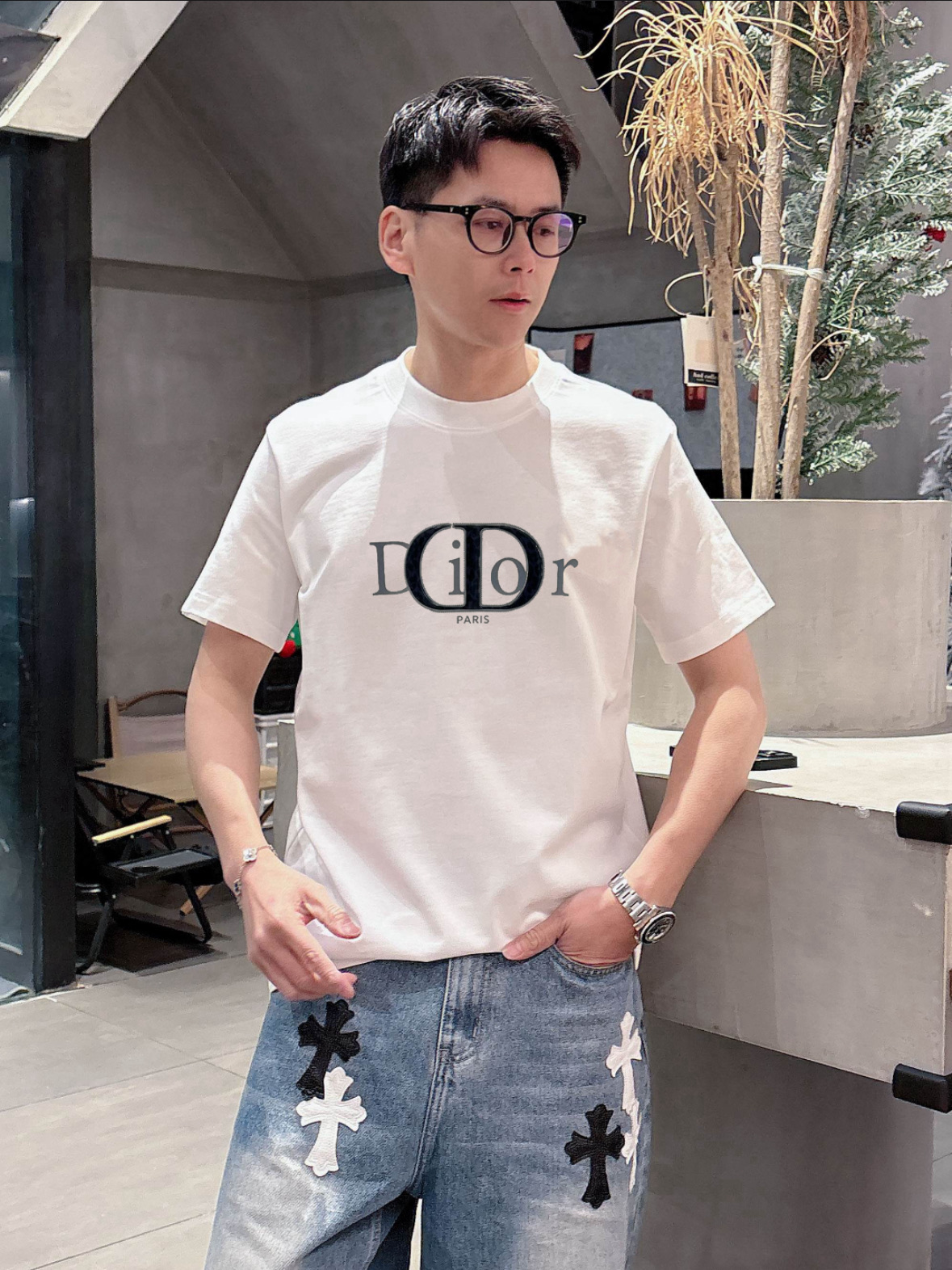 NO:457750,Dior/Dior 2025 spring and summer new product, complete three-standard printing and glue dripping process on chest, mercerized cotton short-sleeved T-shirt, no need to introduce too much good products, look at the details, counter number M-XXXL /140 suggestions L,,dior,dior,T-shirt,tees,t-shirt,alexander wang19860909Dior/迪奥 2025春夏新品 三标齐全 胸前立体印花滴胶工艺 丝光棉短袖T恤 好货不用过多介绍 看细节 专柜码数M-XXXL /140建议L,,dior,dior,T-shirt,tees，t-shirt,alexander wang,Men's clothing