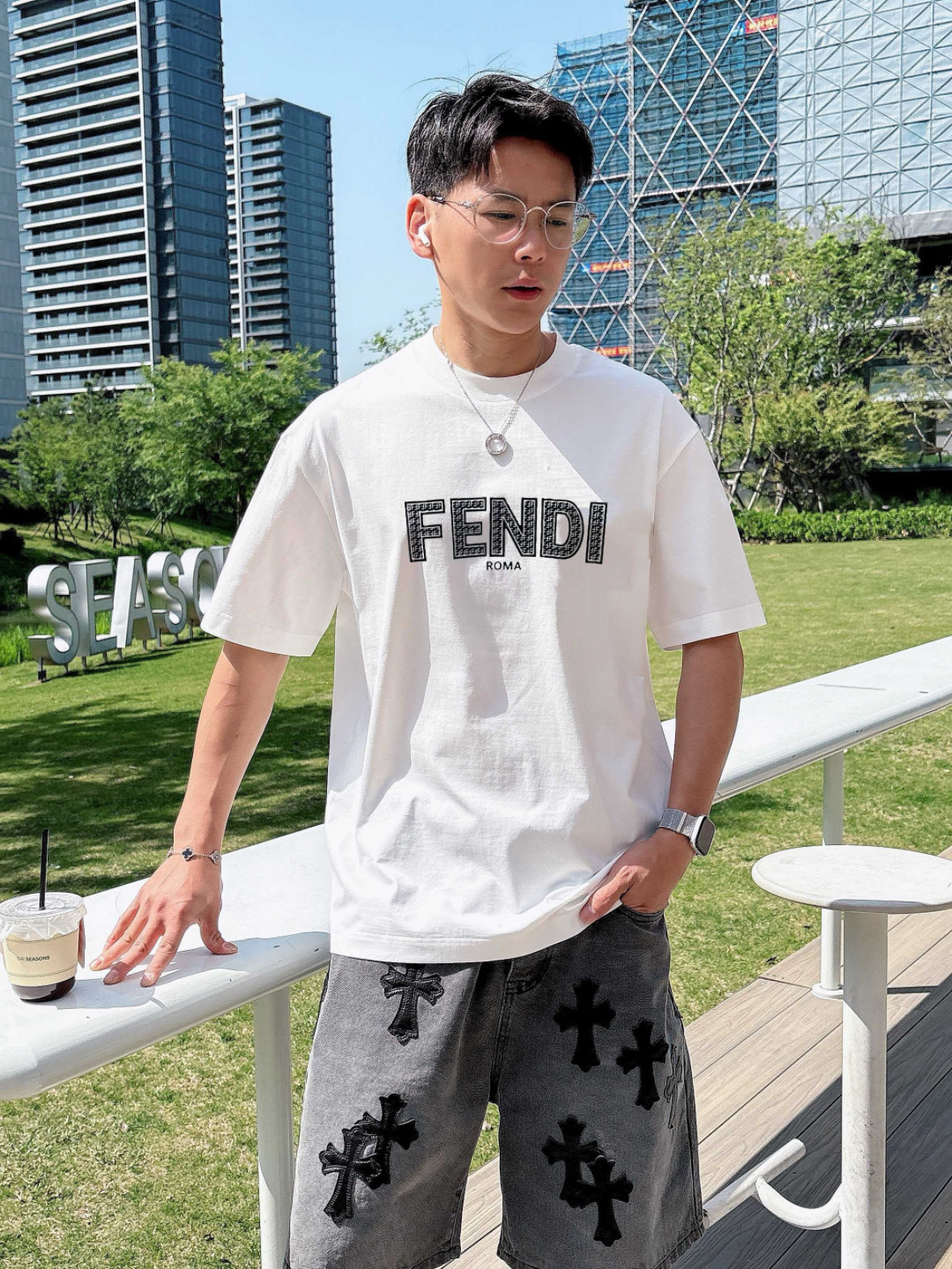 NO:917546,Fendi/Fendi 2026 spring and summer new products, complete with three labels, round neck mercerized cotton short-sleeved T-shirt, good product without too much introduction, look at the details, counter size M-XXXL / recommended L,, fendi, fendi, T-shirt, tees, t-shirt,19860909Fendi/芬迪 2026春夏新品 三标齐全 圆领丝光棉短袖T恤 好货不用过多介绍 看细节 专柜码数M-XXXL /建议L,,fendi,fendi,T-shirt,tees，t-shirt,,Men's clothing