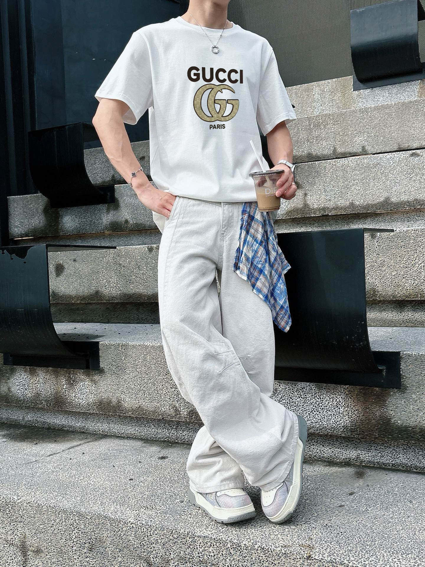 NO:448092,Gucci/Gucci Spring and summer new products, complete three standards, round neck mercerized cotton short-sleeved T-shirt, don’t need to introduce too much good products, look at the details, counter code M-XXXL 175/Suggestions, gucci, T-shirt,tees, t-shirt,alexander wang19860909Gucci/古奇 春夏新品 三标齐全 圆领丝光棉短袖T恤 好货不用过多介绍 看细节 专柜码数M-XXXL 175/建议L,,gucci,T-shirt,tees，t-shirt,alexander wang,Men's clothing