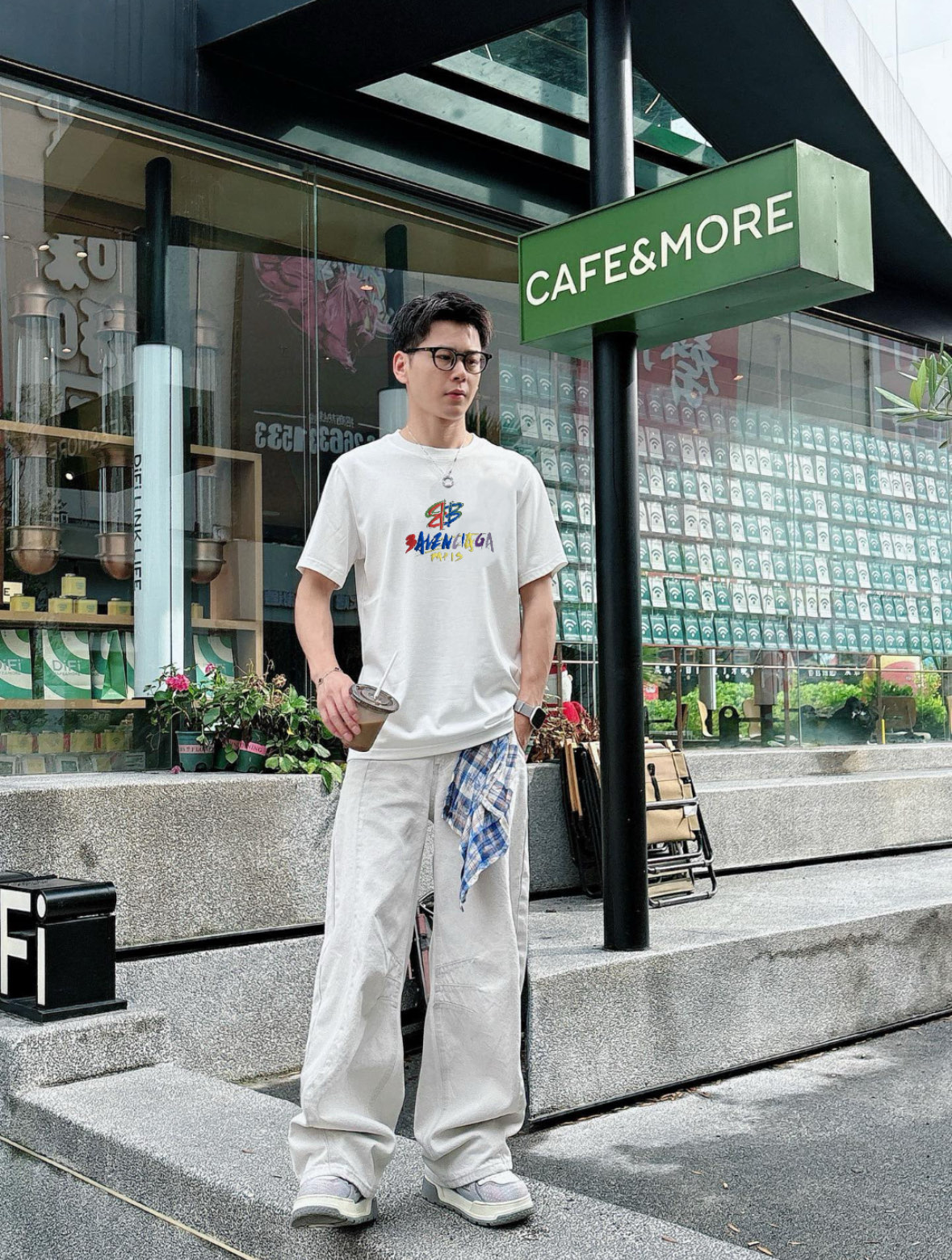 NO:448061,Balenciaga/Balenciaga Spring and summer new products, complete three standards, round neck mercerized cotton short-sleeved T-shirt. Don’t need to introduce too much good products. Look at the details. Counter code M-XXXL 175/Suggestions,,balenciaga,balenciaga,T-shirt,tees,t-shirt,alexander wang19860909Balenciaga/巴黎世家 春夏新品 三标齐全 圆领丝光棉短袖T恤 好货不用过多介绍 看细节 专柜码数M-XXXL 175/建议L,,balenciaga,balenciaga,T-shirt,tees，t-shirt,alexander wang,Men's clothing