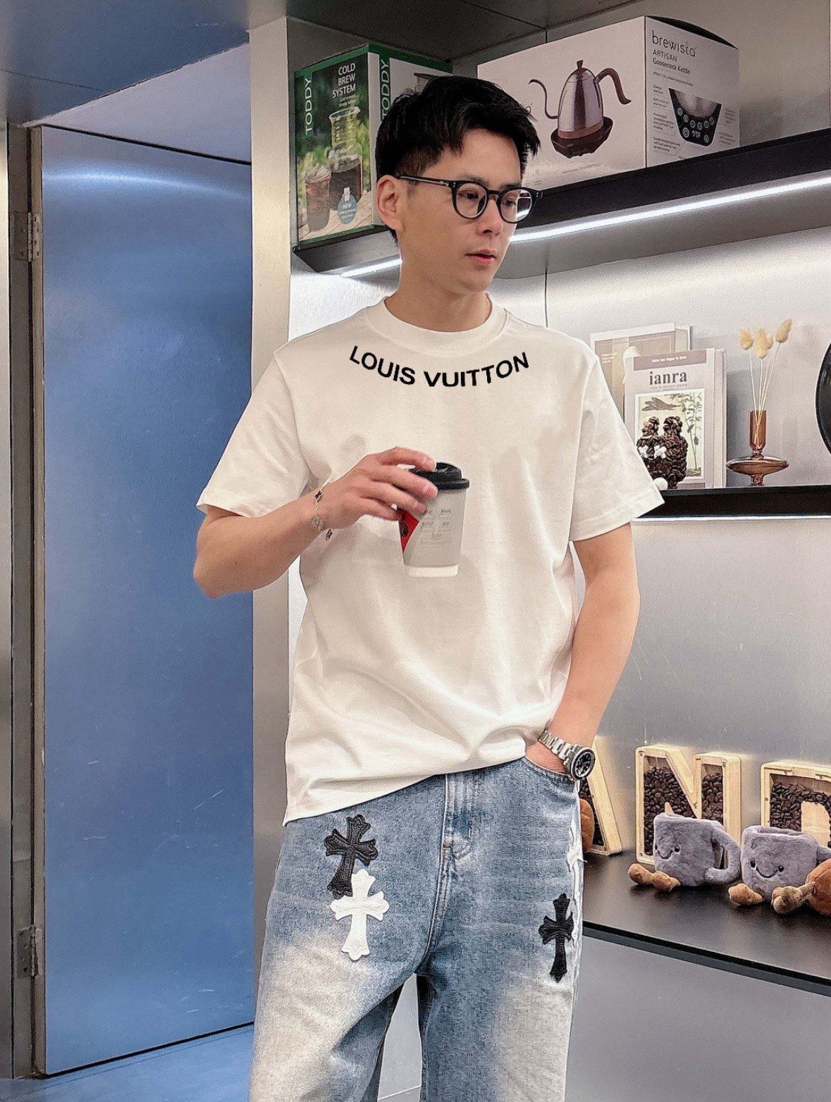 NO:448074,LV/Louis Vuitton Spring and summer new products, complete three standards, round neck mercerized cotton short-sleeved T-shirt, don't need to introduce too much good products, look at the details, counter code M-XXXL 175/Suggestions,,louis vuitton,louis vuitton,T-shirt,tees,t-shirt,alexander wang19860909LV/路易威登 春夏新品 三标齐全 圆领丝光棉短袖T恤 好货不用过多介绍 看细节 专柜码数M-XXXL 175/建议L,,louis vuitton,louis vuitton,T-shirt,tees，t-shirt,alexander wang,Men's clothing