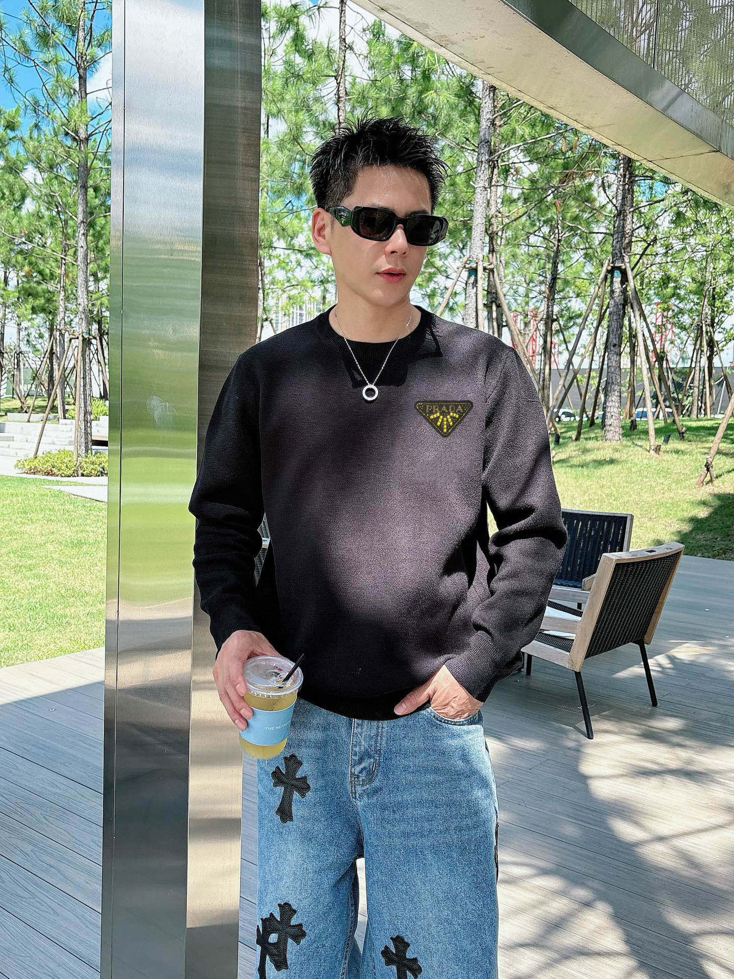 NO:510952,LV/Prada 2025 autumn and winter new products are available, three standards are complete, round neck sweater, good products do not need to be introduced too much, look at the details, counter number M-XXXL 175/140 Suggestions, L, louis vuitton, prada, sweaters, alexander wang19860909LV/普拉达 2025年秋冬新品上新 三标齐全 圆领毛衣 好货不用过多介绍 看细节 专柜码数M-XXXL 175/140建议L,,louis vuitton,prada,sweaters,alexander wang,Men's clothing