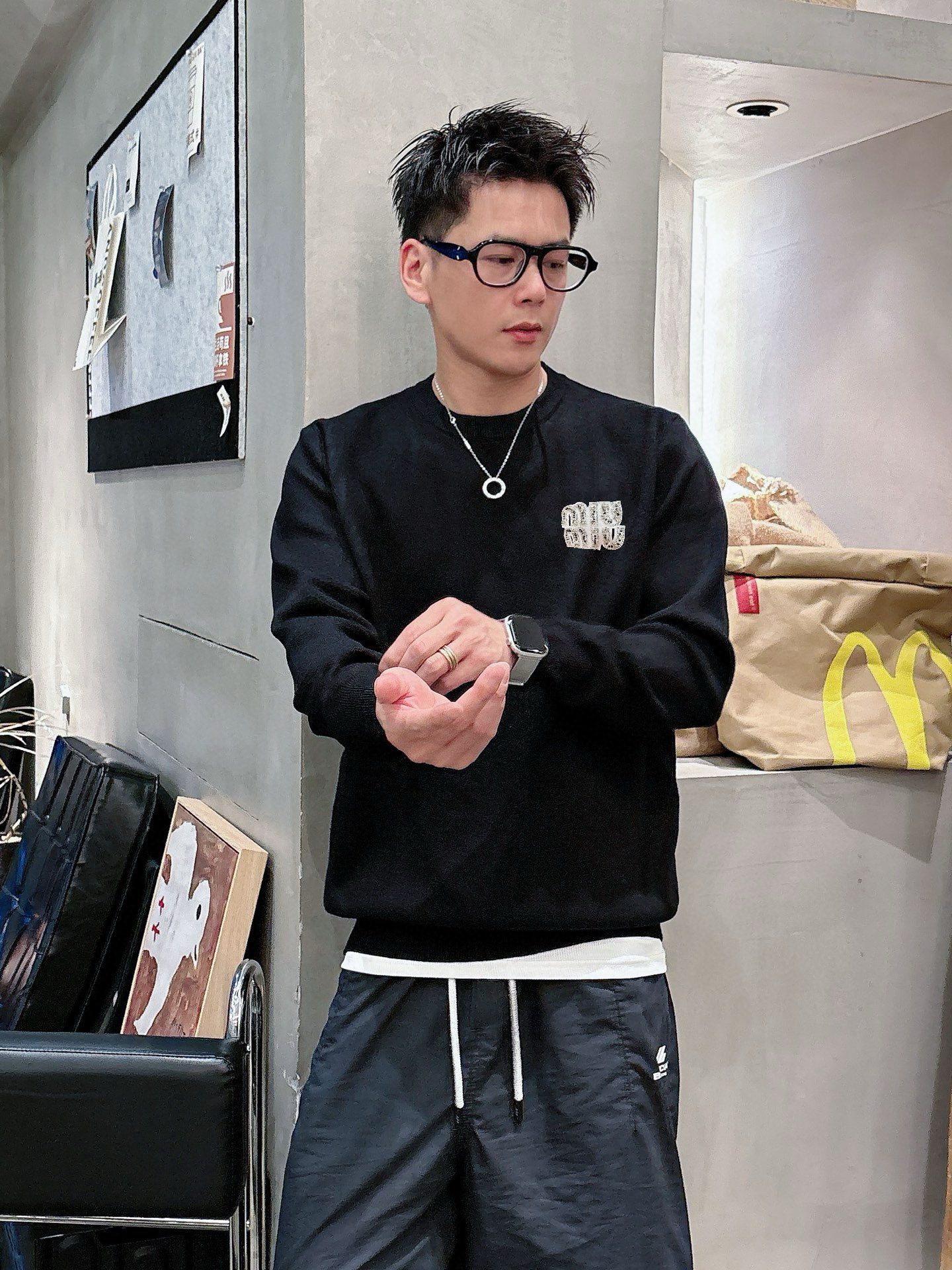 NO:510978,MiuMiu 2025 autumn and winter new products are available, complete three standards, round neck sweater, good products do not need to be introduced too much, look at the details, counter number M-XXXL 175/140 Suggestions,,miumiu,sweaters,alexander wang19860909MiuMiu 2025年秋冬新品上新 三标齐全 圆领毛衣 好货不用过多介绍 看细节 专柜码数M-XXXL 175/140建议L,,miumiu,sweaters,alexander wang,Men's clothing