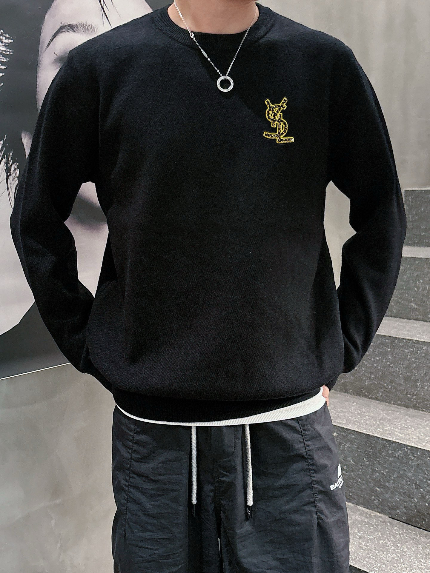 NO:510988,Saint Laurent 2025 autumn and winter new products are available, three standards are complete, round neck sweater, good products do not need to be introduced too much, look at the details, counter number M-XXXL 175/140 Suggestions L,,saint laurent,sweaters,alexander wang19860909圣罗兰 2025年秋冬新品上新 三标齐全 圆领毛衣 好货不用过多介绍 看细节 专柜码数M-XXXL 175/140建议L,,saint laurent,sweaters,alexander wang,Men's clothing