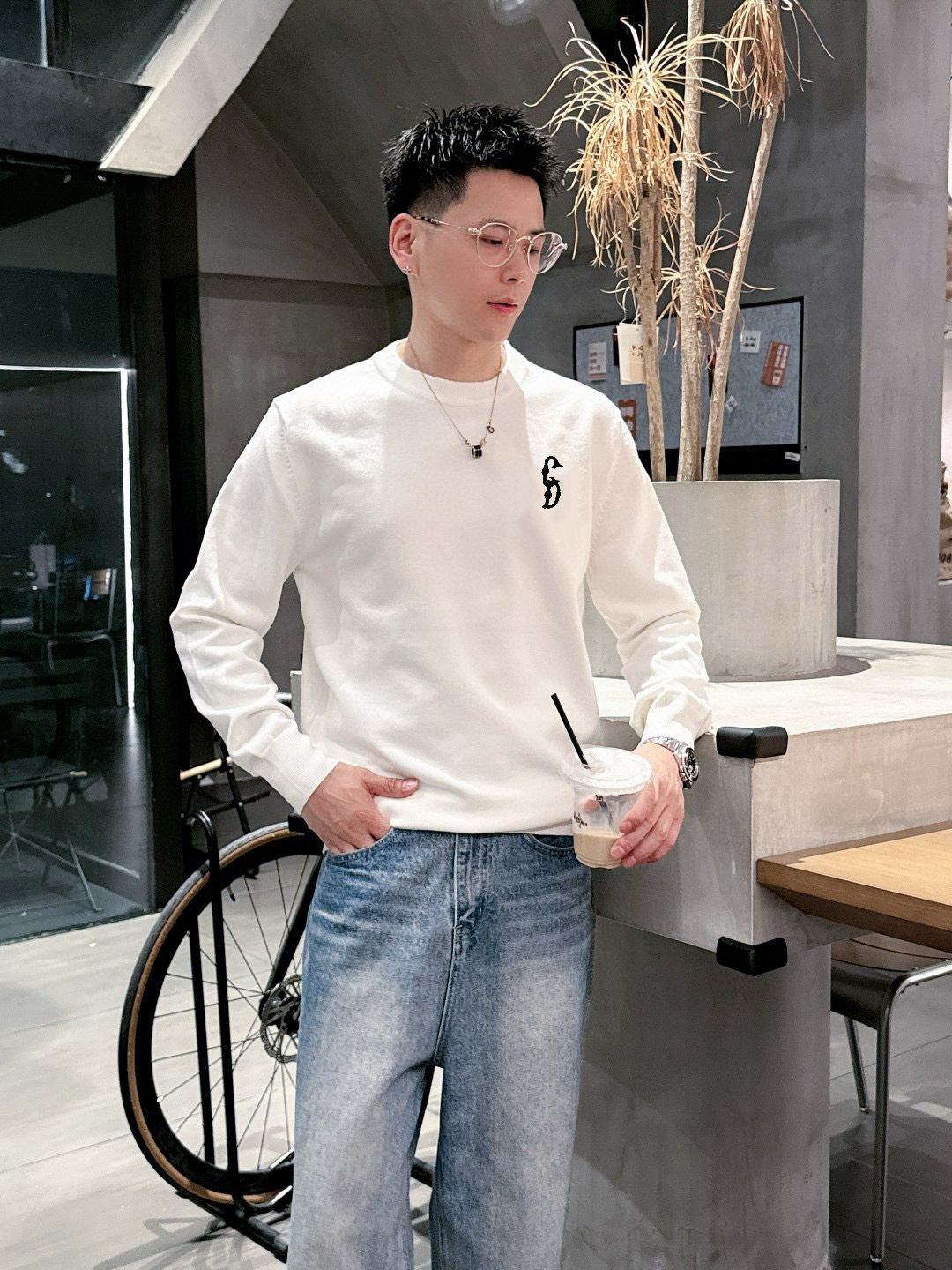 NO:550534,Dior/Dior 2025 autumn and winter new products are available, complete three standards, round neck sweater, good products do not need to be introduced too much, look at the details, counter number M-XXXL 175/140 Suggestions L,,dior,dior,sweaters,alexander wang19860909Dior/迪奥 2025年秋冬新品上新 三标齐全 圆领毛衣 好货不用过多介绍 看细节 专柜码数M-XXXL 175/140建议L,,dior,dior,sweaters,alexander wang,Men's clothing