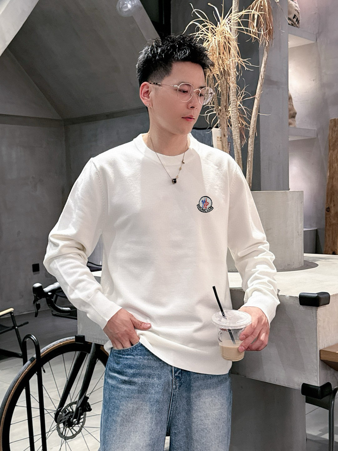 NO:550540,Moncler/Monkey 2025 new autumn and winter products are available, complete three standards, round neck sweater, good products do not need to be introduced too much, look at the details, counter number M-XXXL 175/140 Suggestions,,Moncler, sweaters,alexander wang19860909Moncler/蒙口 2025年秋冬新品上新 三标齐全 圆领毛衣 好货不用过多介绍 看细节 专柜码数M-XXXL 175/140建议L,,Moncler,sweaters,alexander wang,Men's clothing