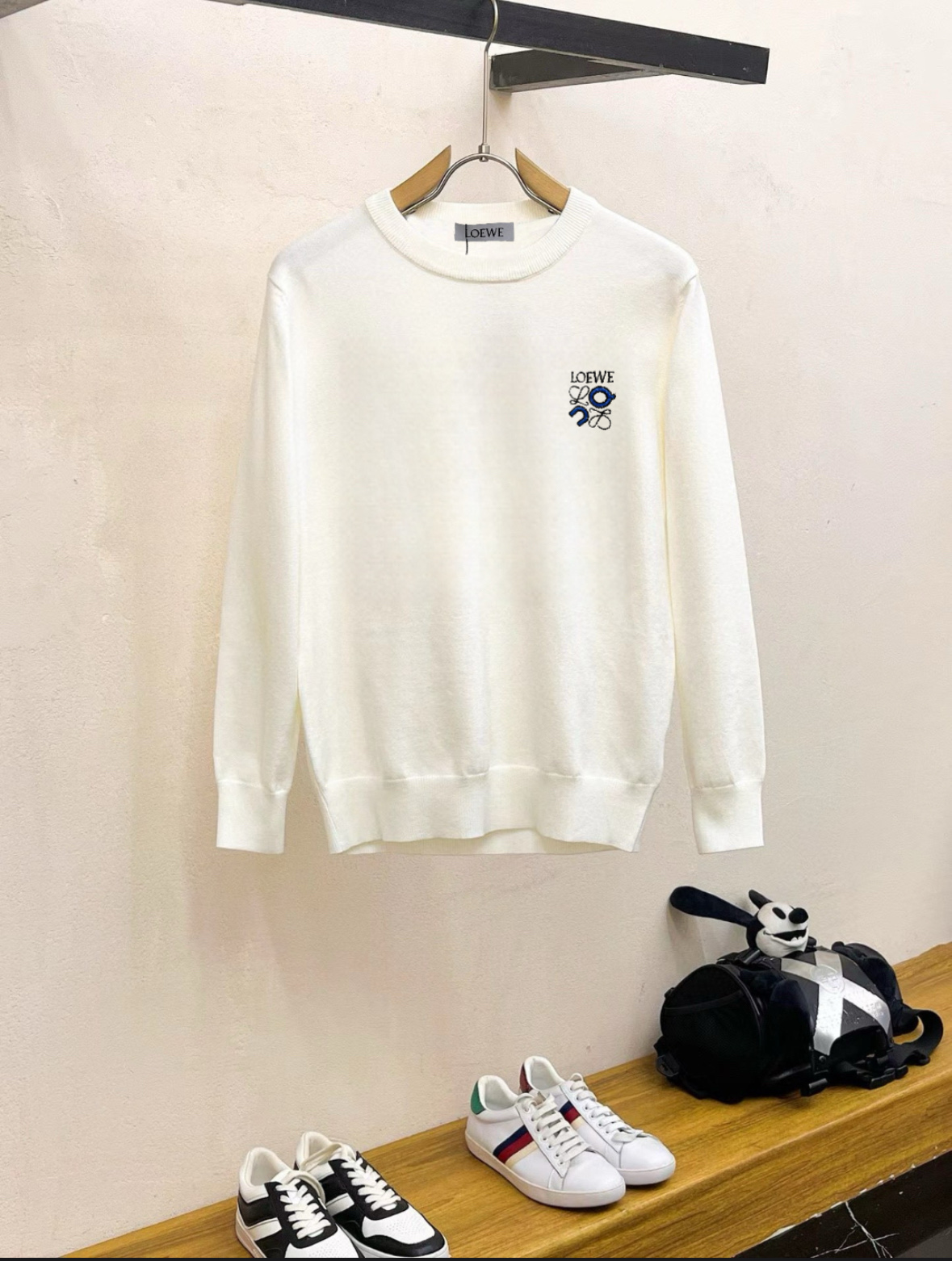NO:647105,Loewe/Luoyiwei 2025 autumn and winter new products, complete with three labels, round neck sweater, counter size M-XXXL /140 recommended L,,loewe,loewe,sweaters,alexander wang19860909Loewe/罗意威 2025年秋冬新品上新 三标齐全 圆领毛衣 专柜码数M-XXXL /140建议L,,loewe,loewe,sweaters,alexander wang,Men's clothing