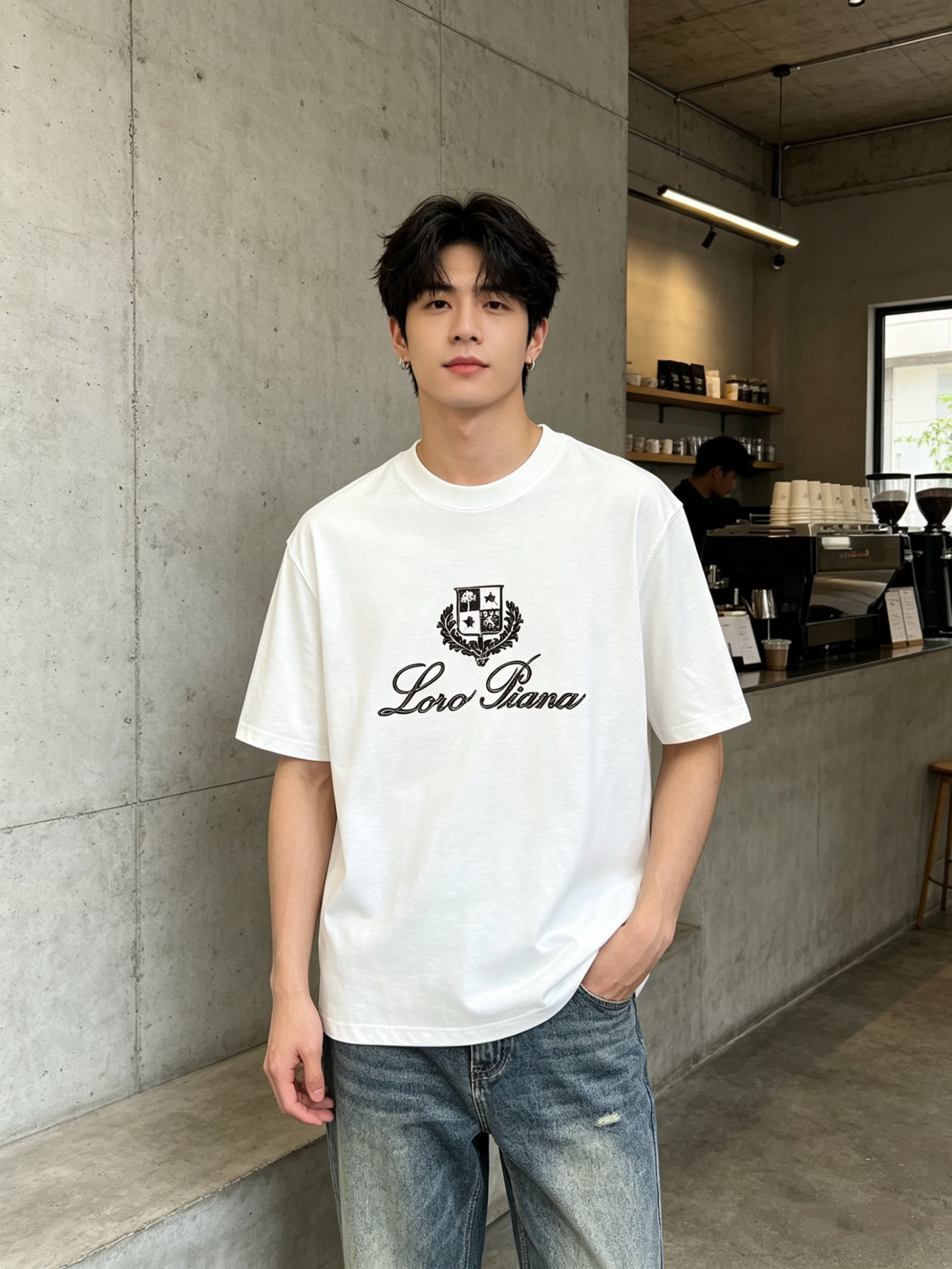 NO:908820,LP Nuoyoupanya's latest 2026ss spring and summer short-sleeved T-shirt is now available!  !  2026 new T-shirt, high-version special fabric, high weight (260g) pure cotton fabric, comfortable yet wide upper body, embroidery technology, digital printing, flocking technology, same style for men and women, loose version, fine workmanship, comfortable upper body, super handsome upper body, same style for men and women, M-3XL (slightly wider version), loro piana, T-shirt, tees, t-shirt,19860909LP诺悠翩雅 2026ss春夏最新款短袖T恤出货啦！！ 2026新款T恤 高版本专用面料 高克重（260g）纯棉面料 上身舒适不失挺阔 刺绣工艺、数字印花、植绒工艺,男女同款 宽松版型 做工走线精细 面料上身舒适 超帅上身 男女同款M-3XL（版型微阔）,,loro piana,T-shirt,tees，t-shirt,,Men's clothing