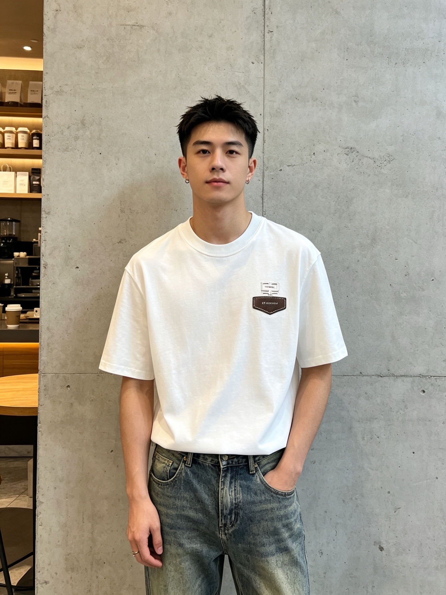 NO:905570,give/Givenchy 2026 spring and summer new products, complete with three labels, round neck pure cotton short-sleeved T-shirt, counter size M-XXXL / recommended L, slightly loose version,,givenchy,givenchy,T-shirt,tees,t-shirt,19860909give/纪梵希 2026春夏新品 三标齐全 圆领纯棉短袖T恤 专柜码数M-XXXL /建议L 微宽松版型,,givenchy,givenchy,T-shirt,tees，t-shirt,,Men's clothing