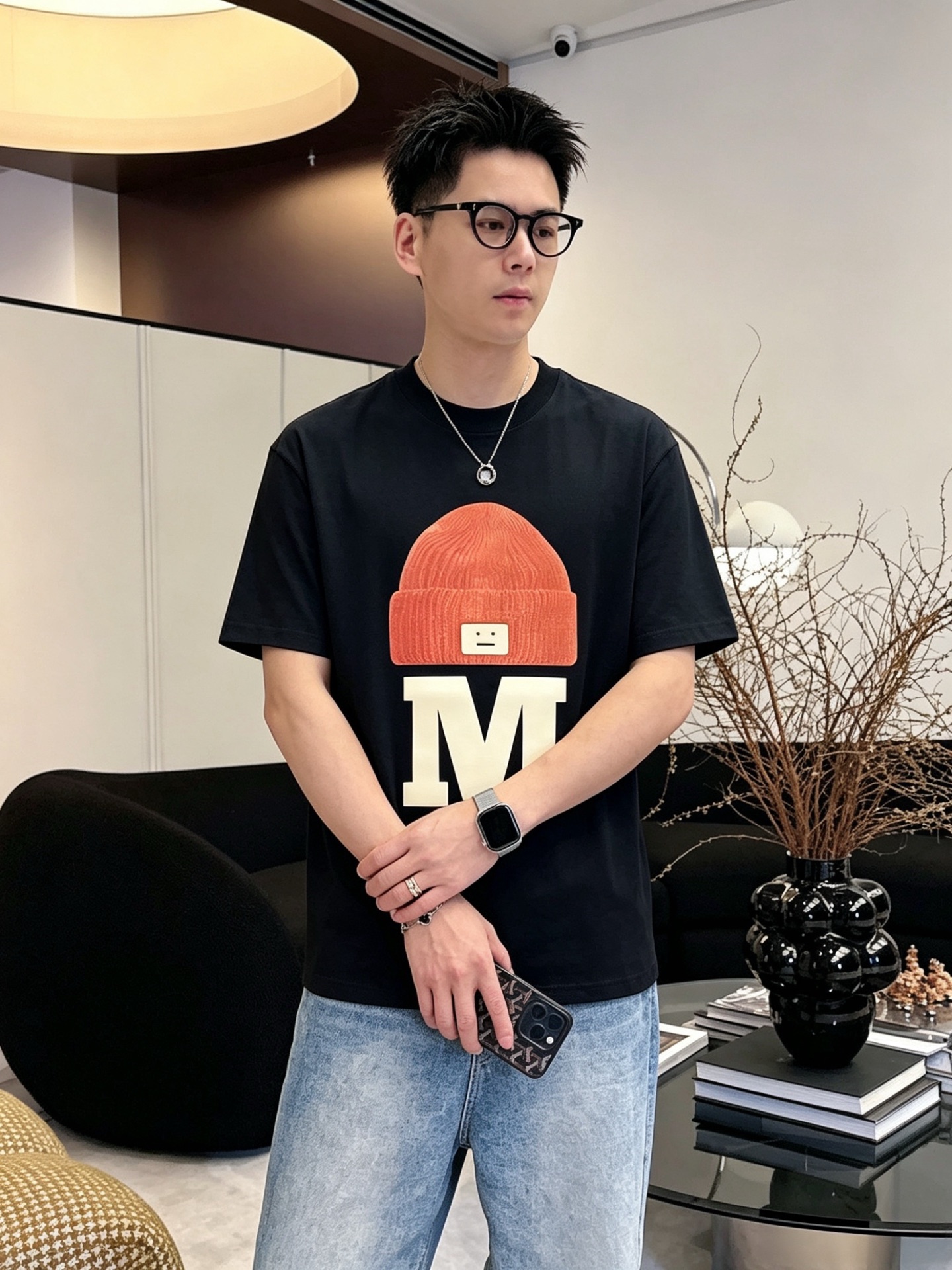 NO:838003,Acne studios 2026 spring and summer new pure cotton T-shirt, same style for men and women, fashionable and versatile, loose fit, soft to the touch, comfortable to wear, very good on the upper body, a must-have item for men and women, complete with three standards, sizes M-XXXL,,acne studios, dior, tees, t-shirt,19860909Acne studios 2026 春夏新款纯棉T恤,男女同款,时尚百搭爆款,宽松版型,手感柔软,穿着亲肤舒适 上身非常赞 男女必备单品 三标齐全 尺码M-XXXL,,acne studios,dior,tees，t-shirt,,Men's clothing
