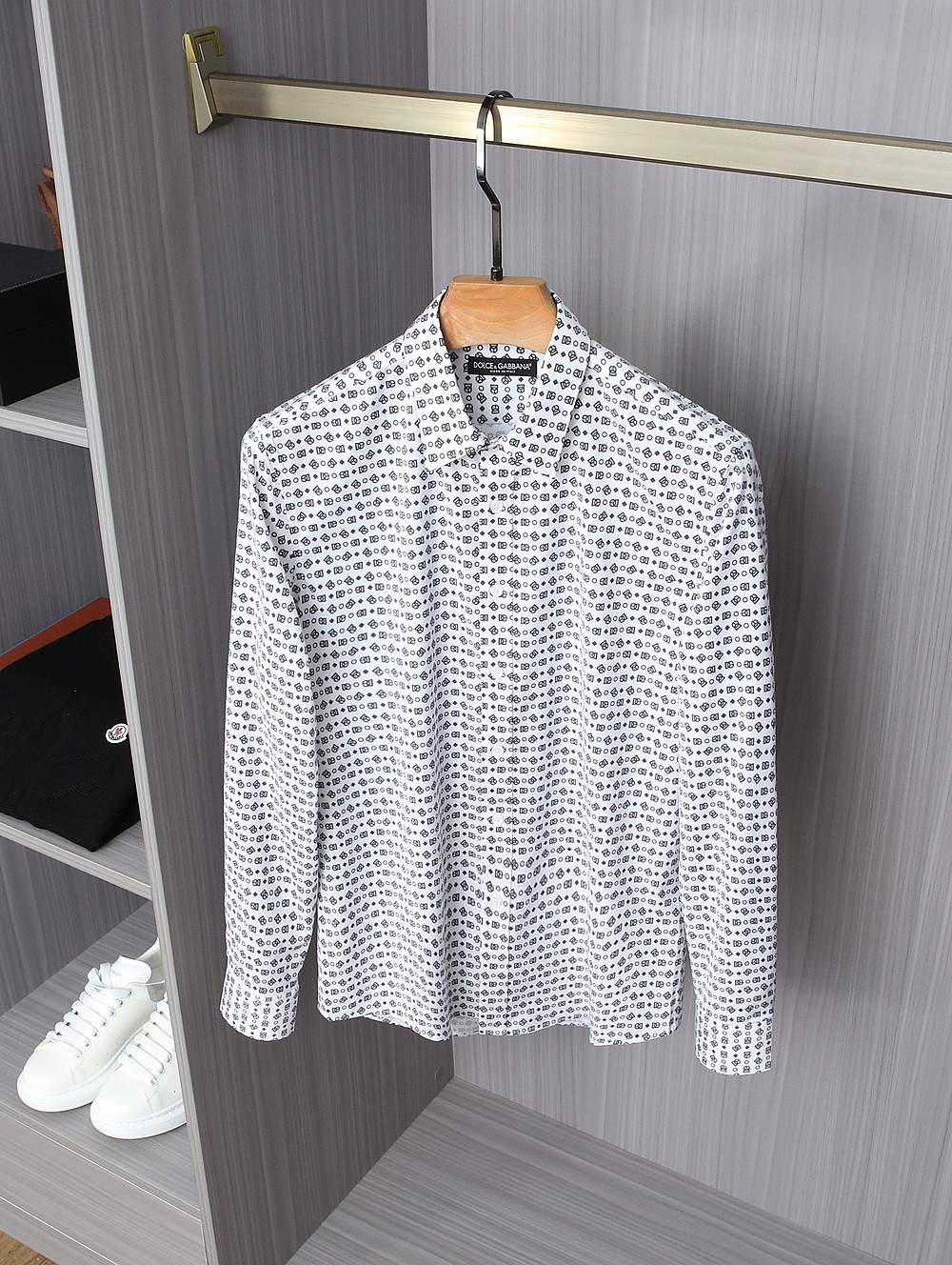 新品D&G男士经典数码系列时装款衬衫爆款来袭香港洋行渠道货明星级人气限量单品专柜同款销售！一个以独特的服